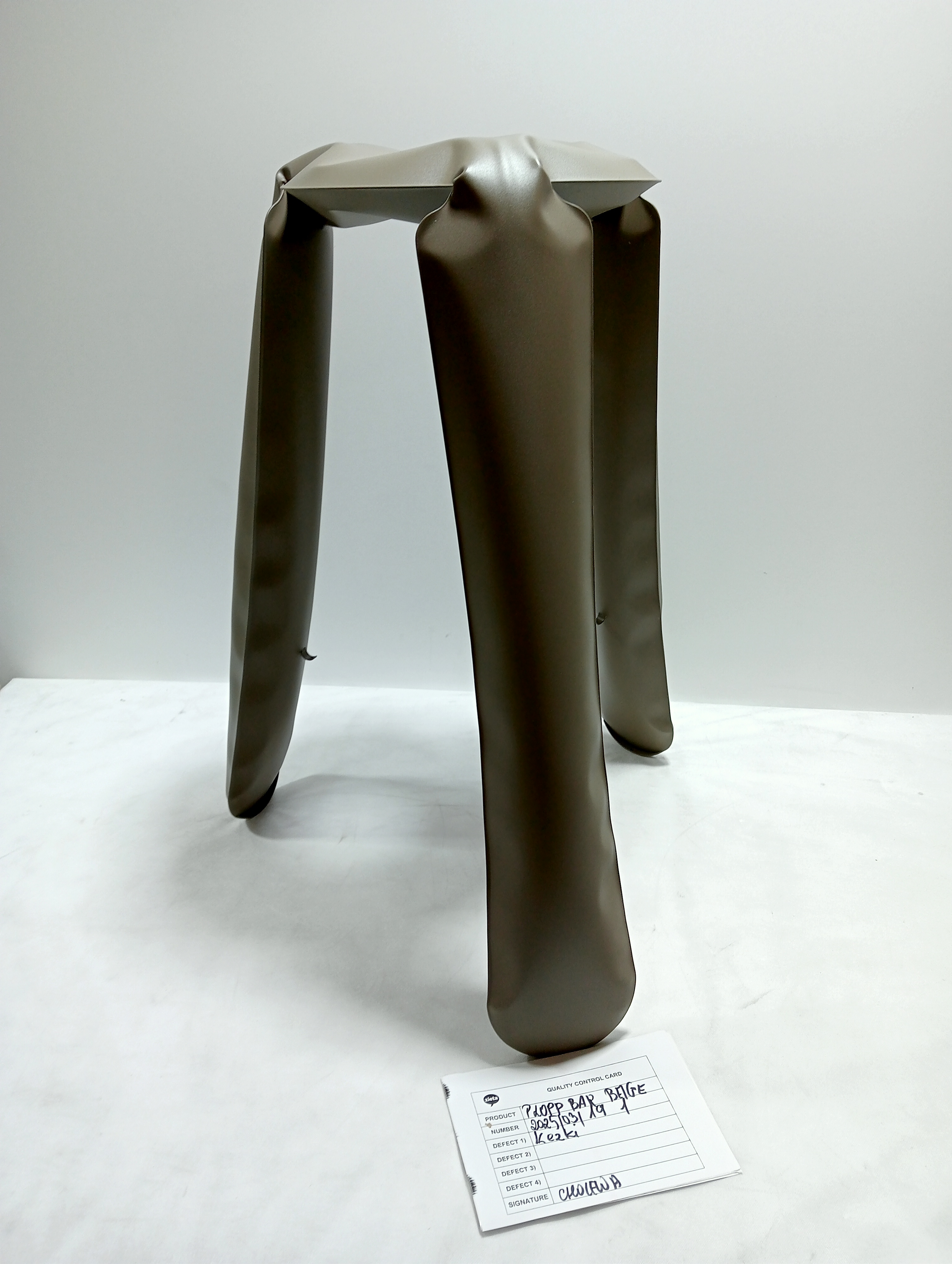 Plopp Bar stool steel Beige Matt