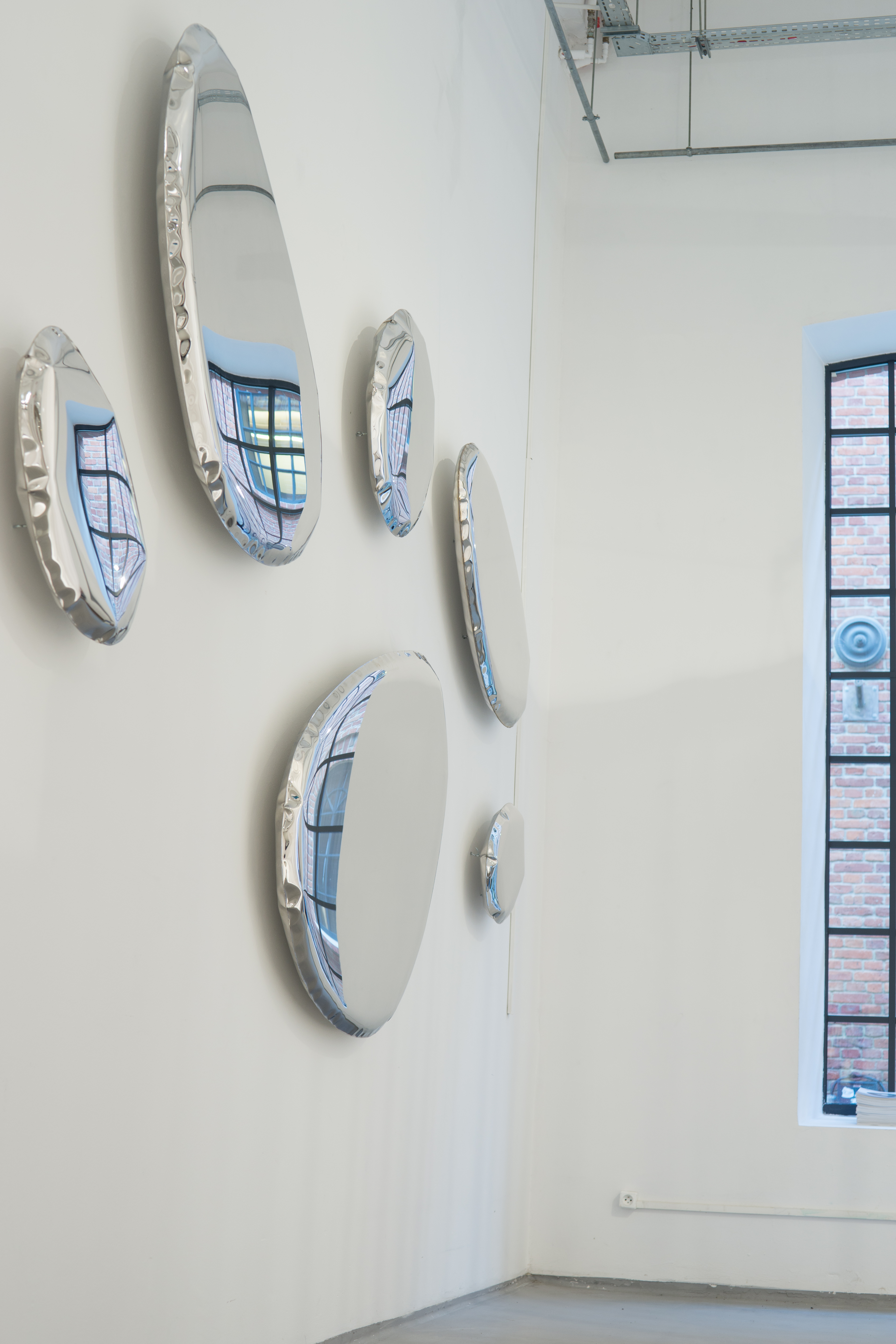 Table Mirror O3 Stainless Steel Polished Silver