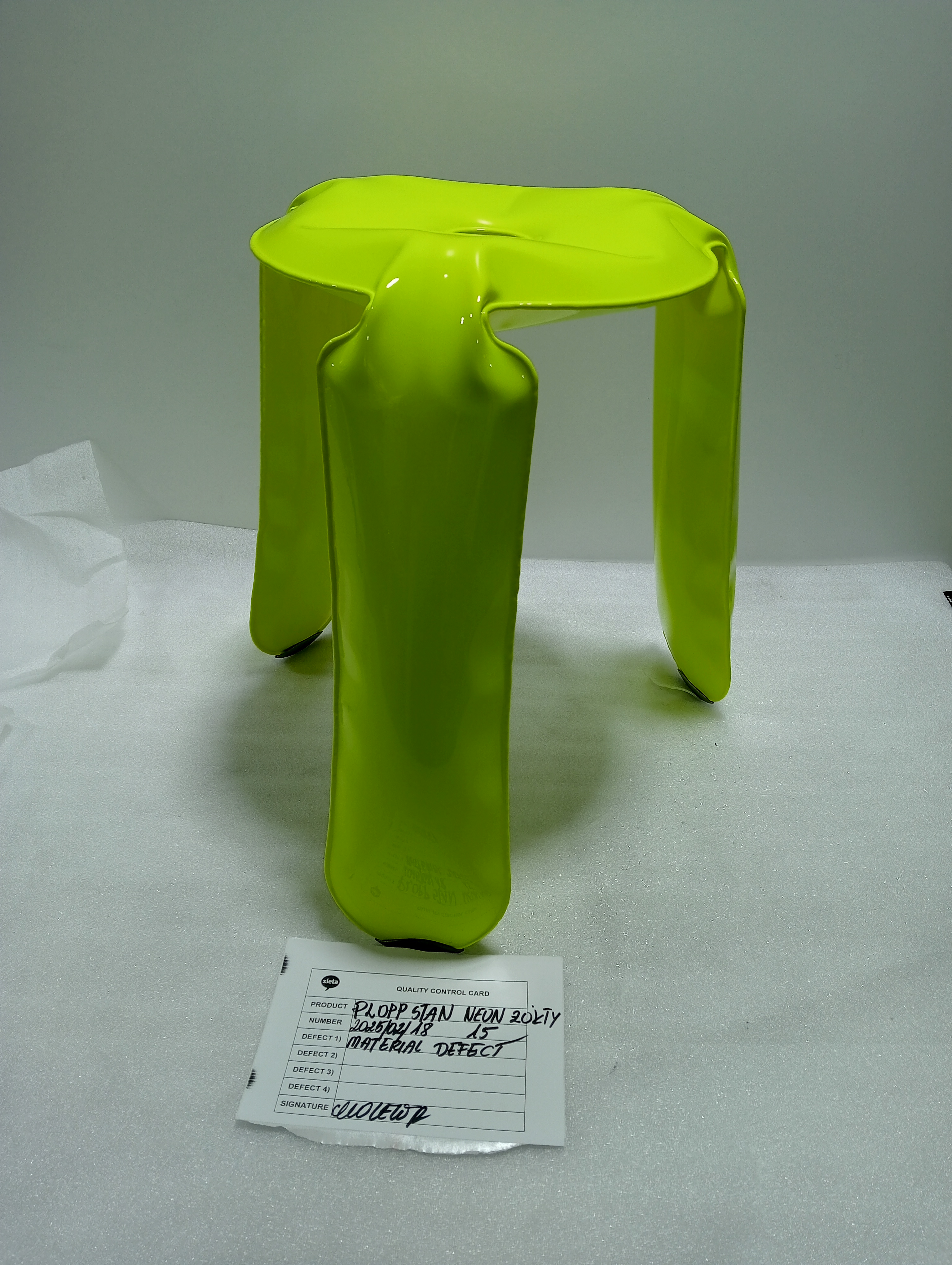 Plopp Standard stool Aluminum Neon Yellow RAL 1026