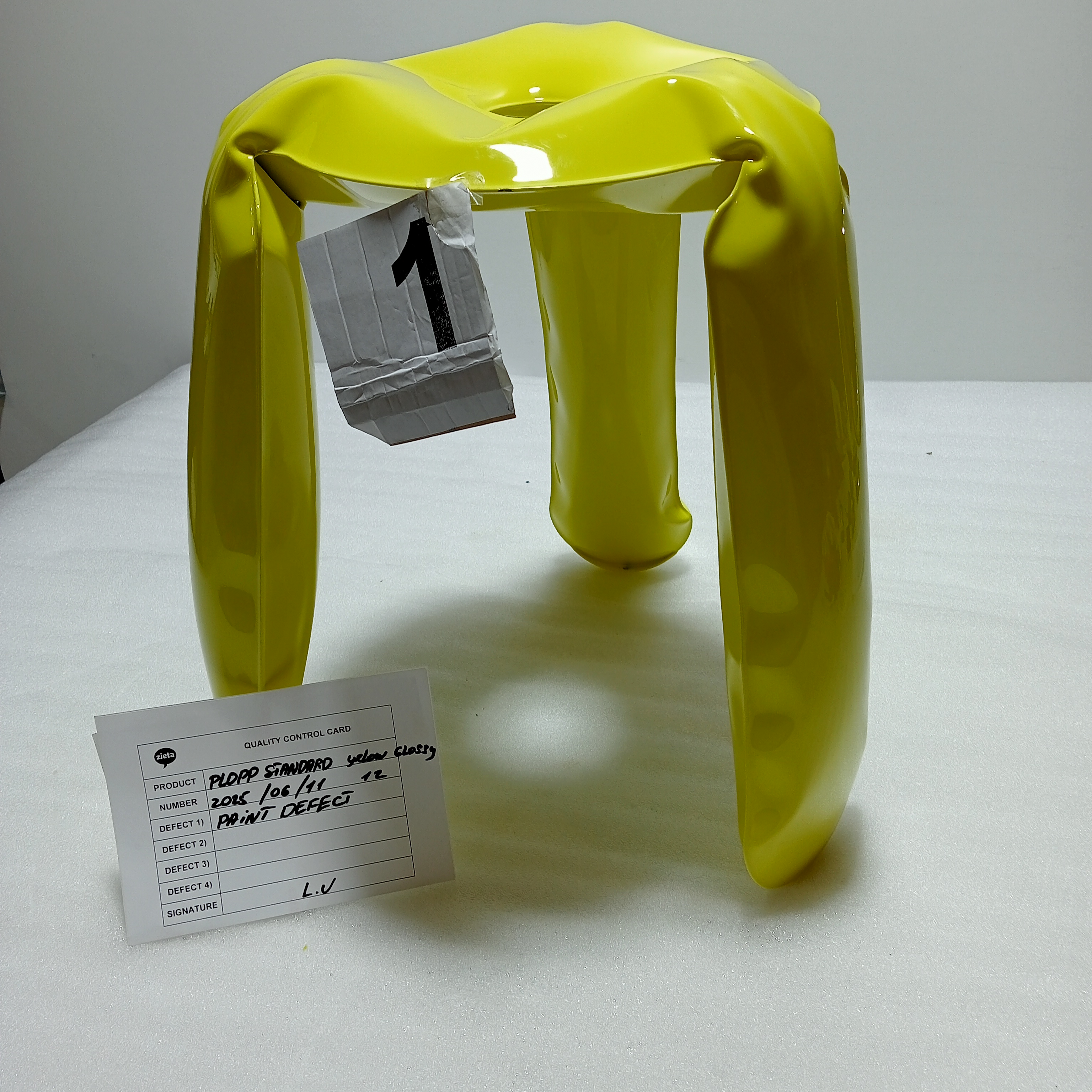 Plopp Standard Stool Steel Yellow Glossy
