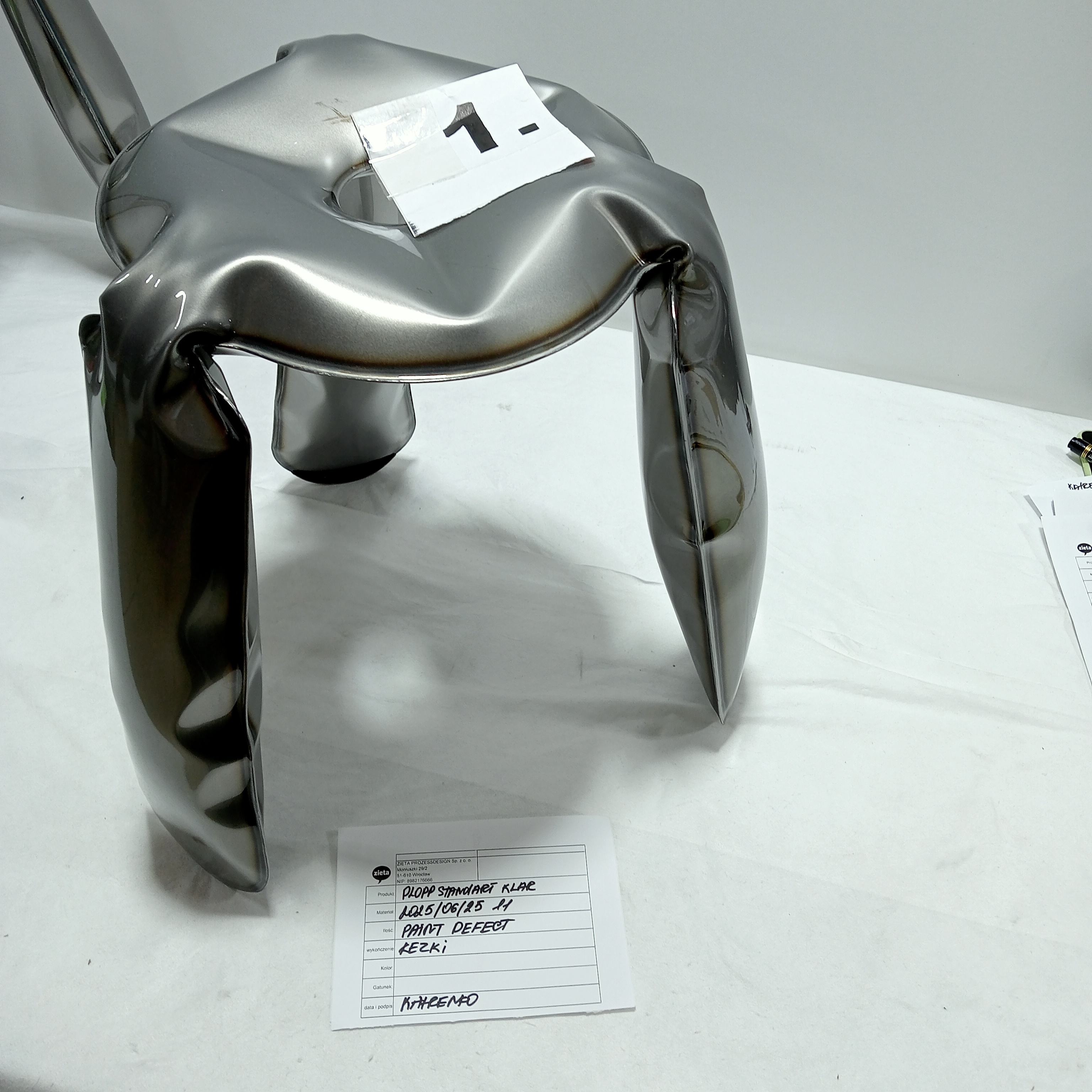 Plopp Standard stool steel raw painted