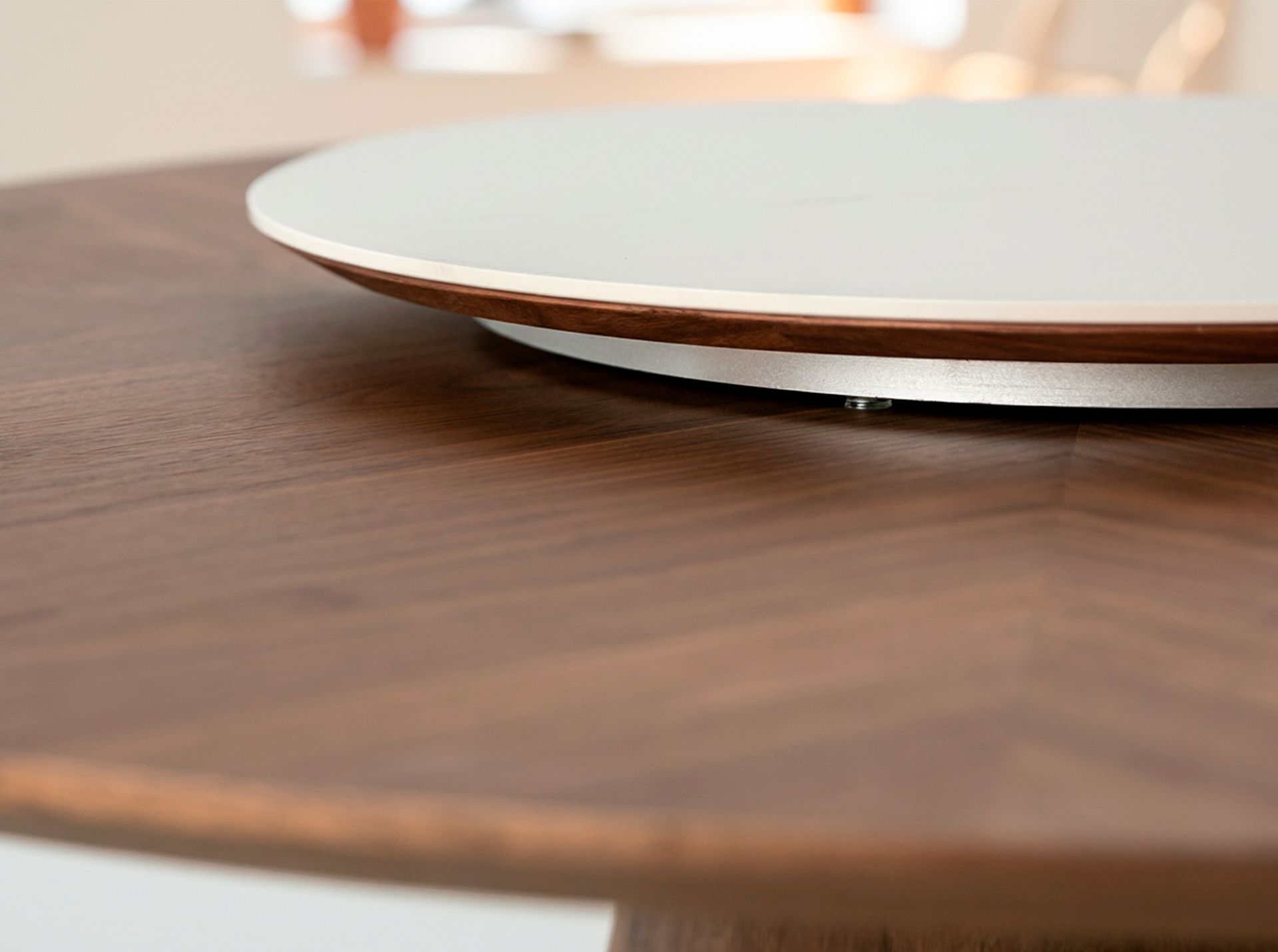 Rotating round dining table Walnut wood Ø 135cm