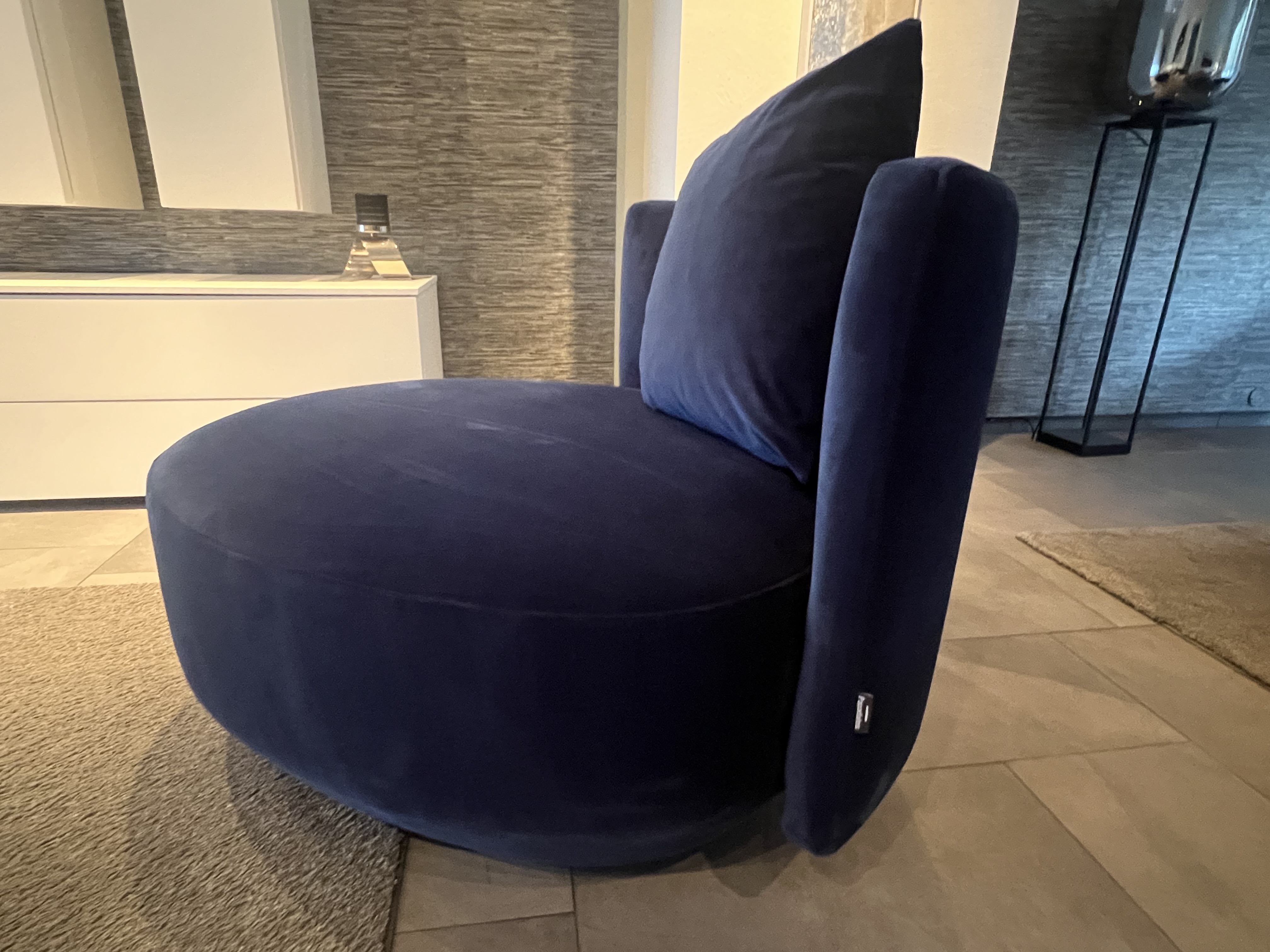 Petit Fleur Loveseat Swivel Royal Blue