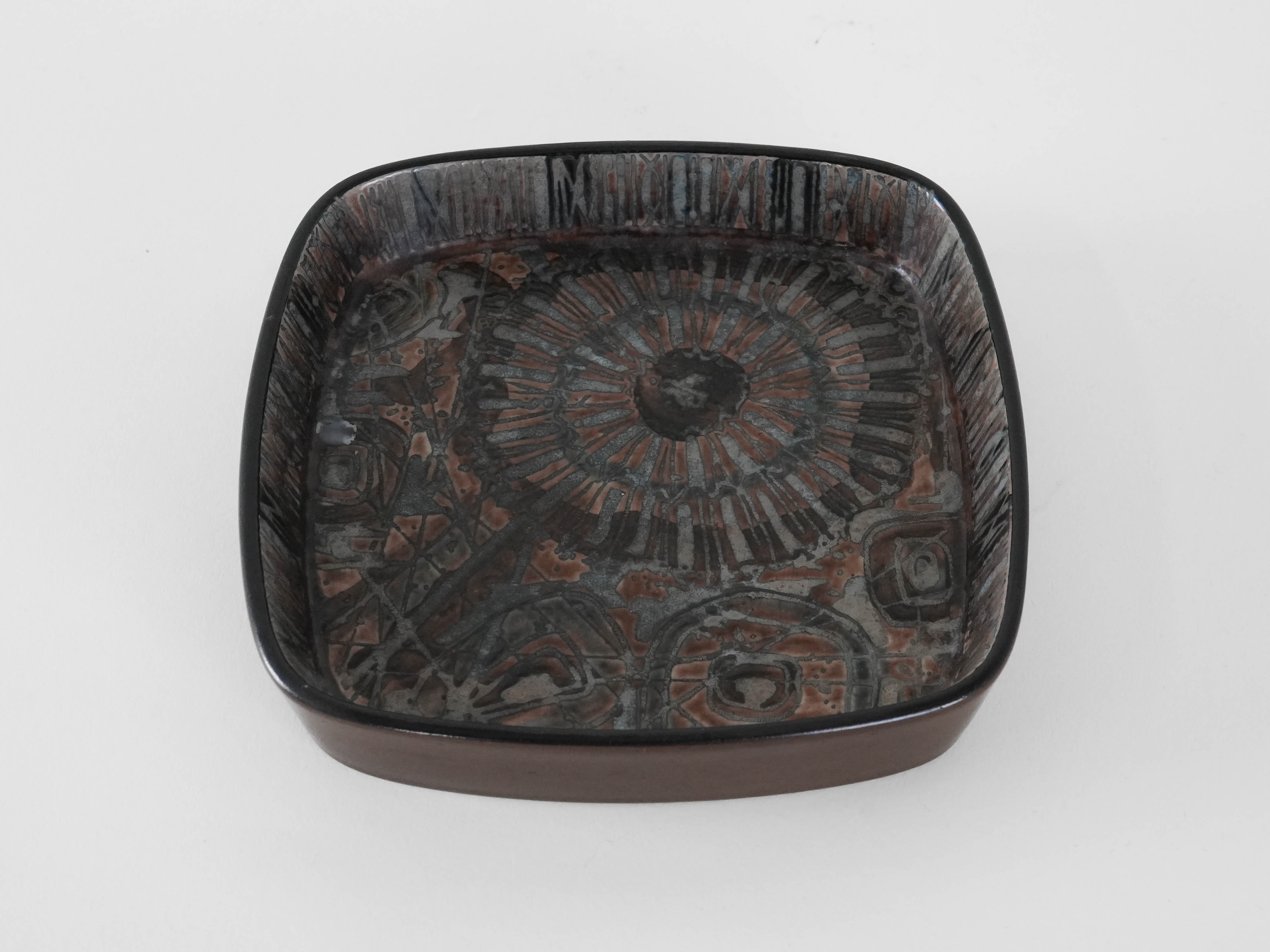 Read Ceramic bowl Brown 1970s