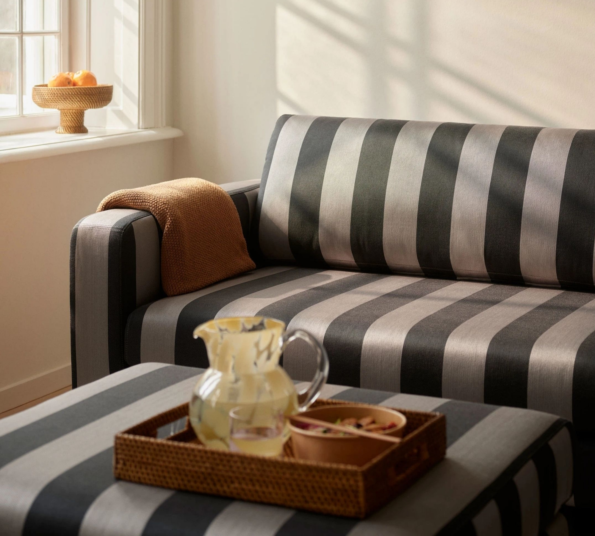 Dylan Sofa 3-seater Line Latte Black