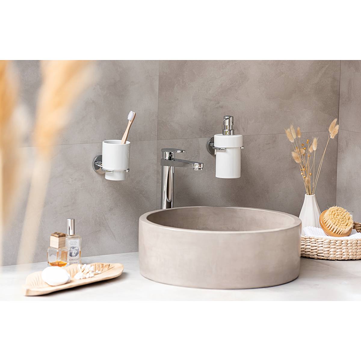 Isera Toothbrush tumbler holder Zinc die-cast Ceramic Chrome White