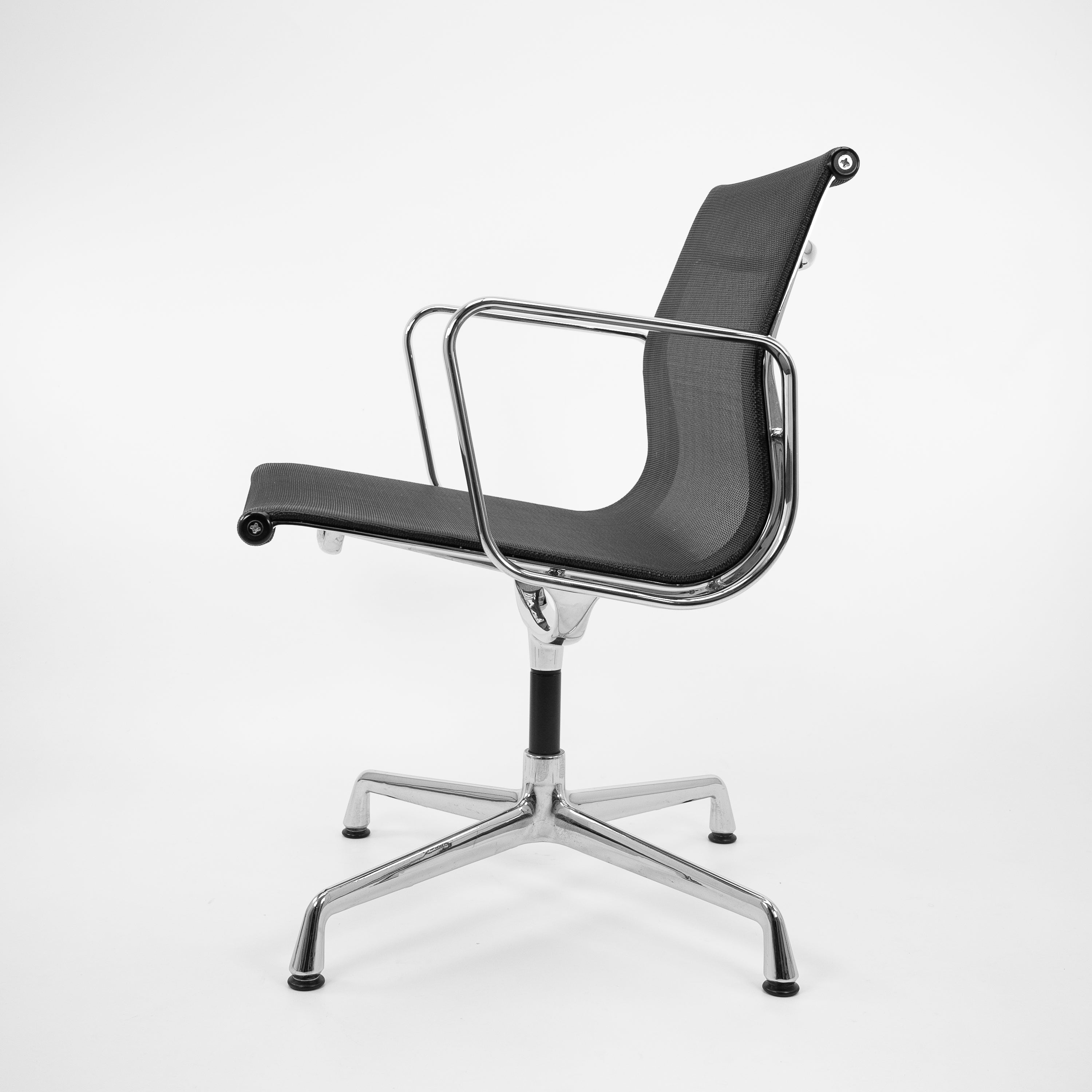 EA108 Office Chair Black by Vitra