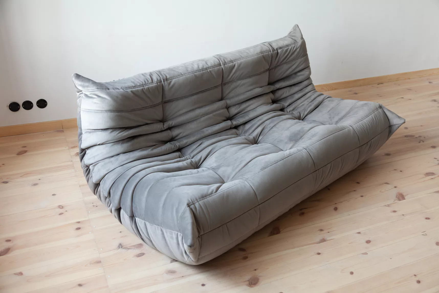 Togo Sofa 3-Sitzer, 2-Sitzer & Ottoman Samt Silbergrau