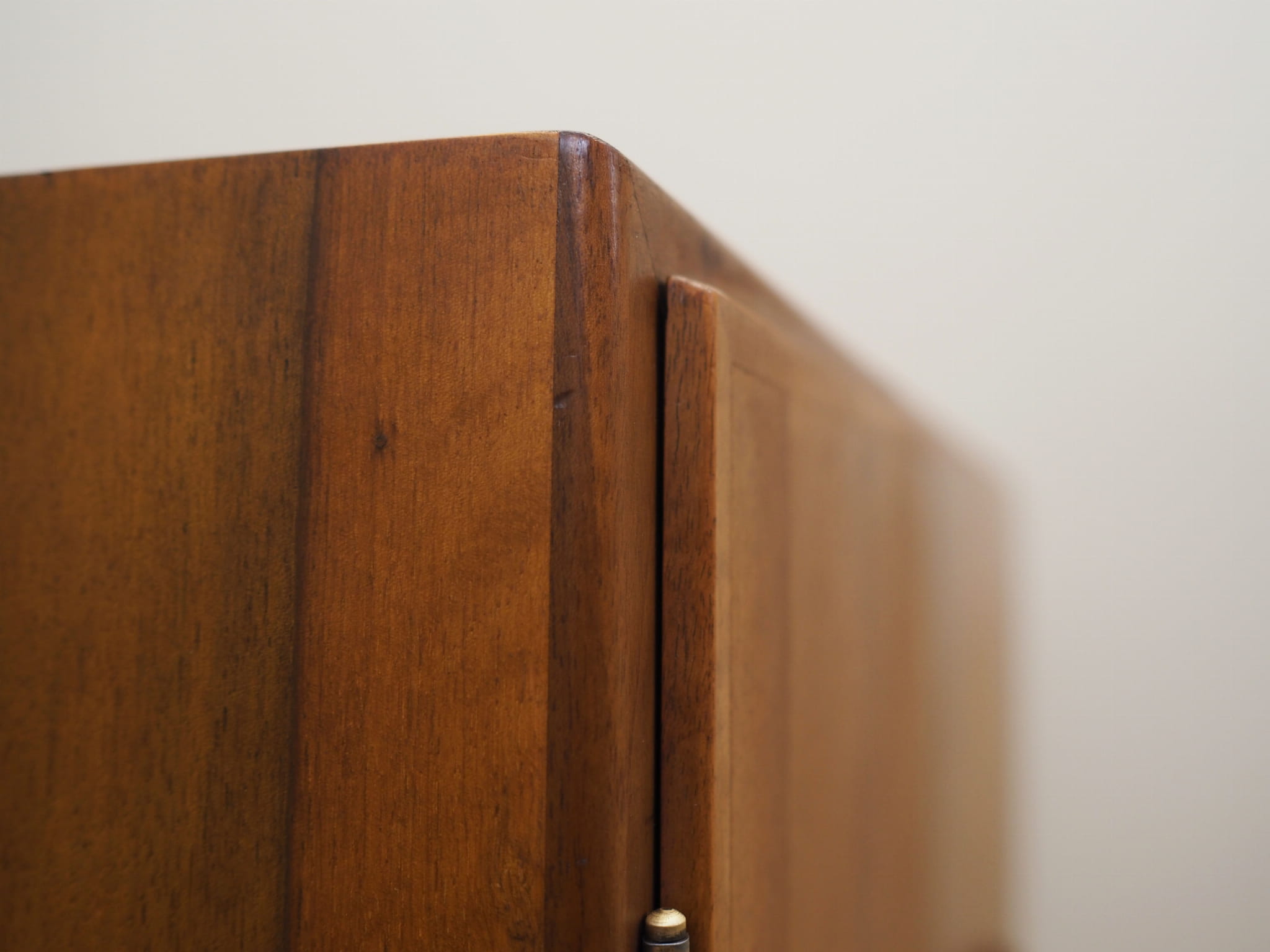 Vintage Schrank Nussbaumholz Braun 1960er Jahre