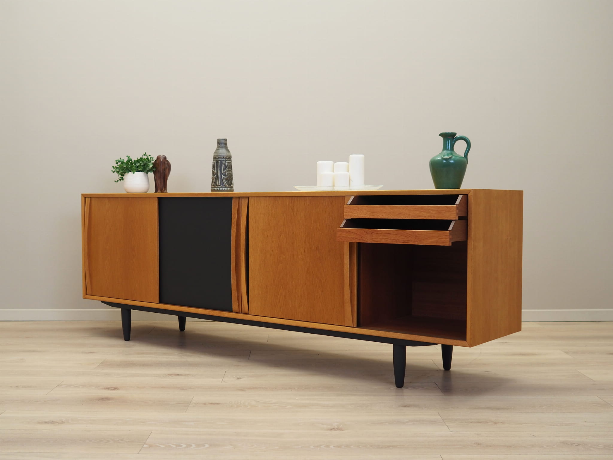 Vintage Sideboard Eschenholz Braun 1970er Jahre