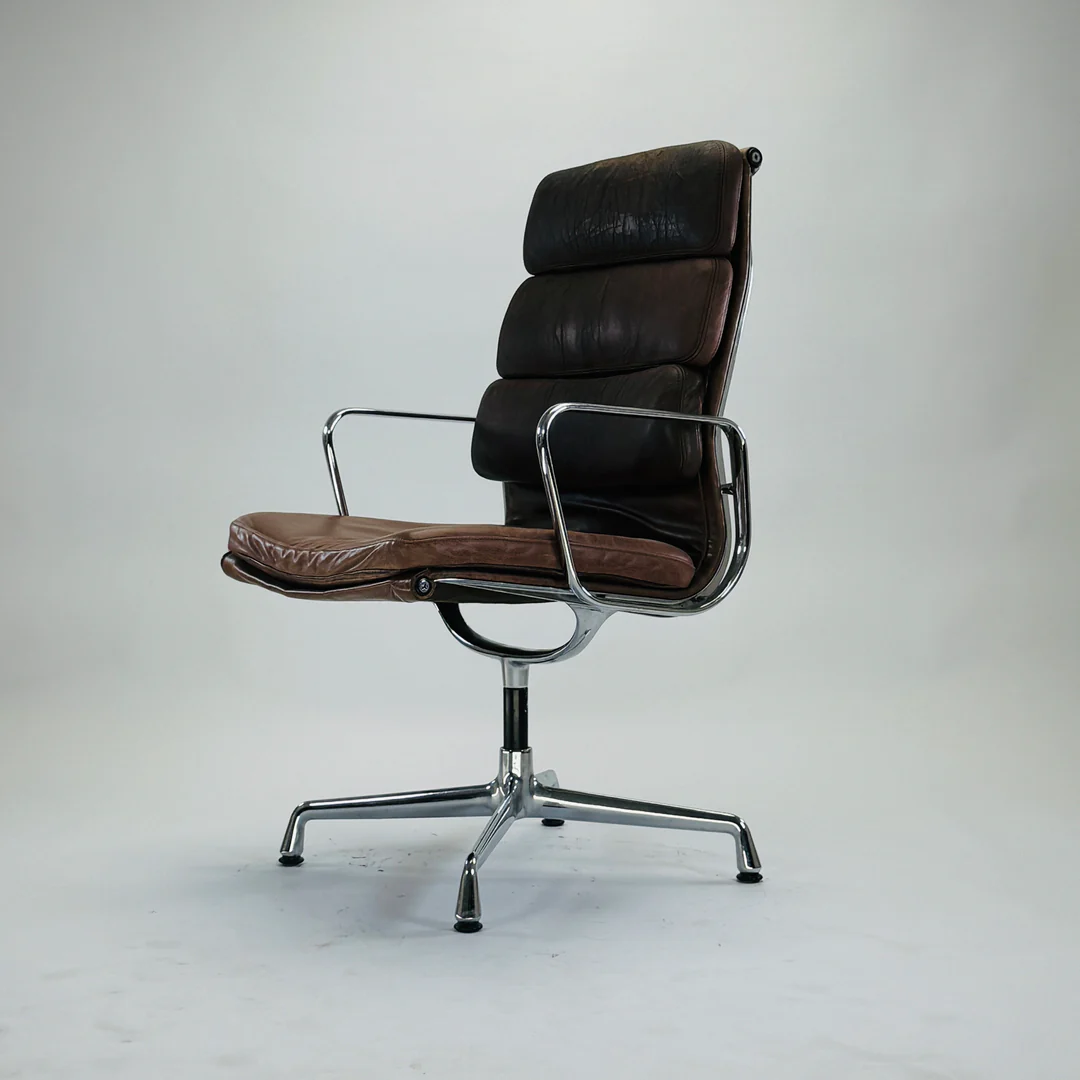 EA209 Softpad Chair Bürostuhl Leder Aluminium Braun