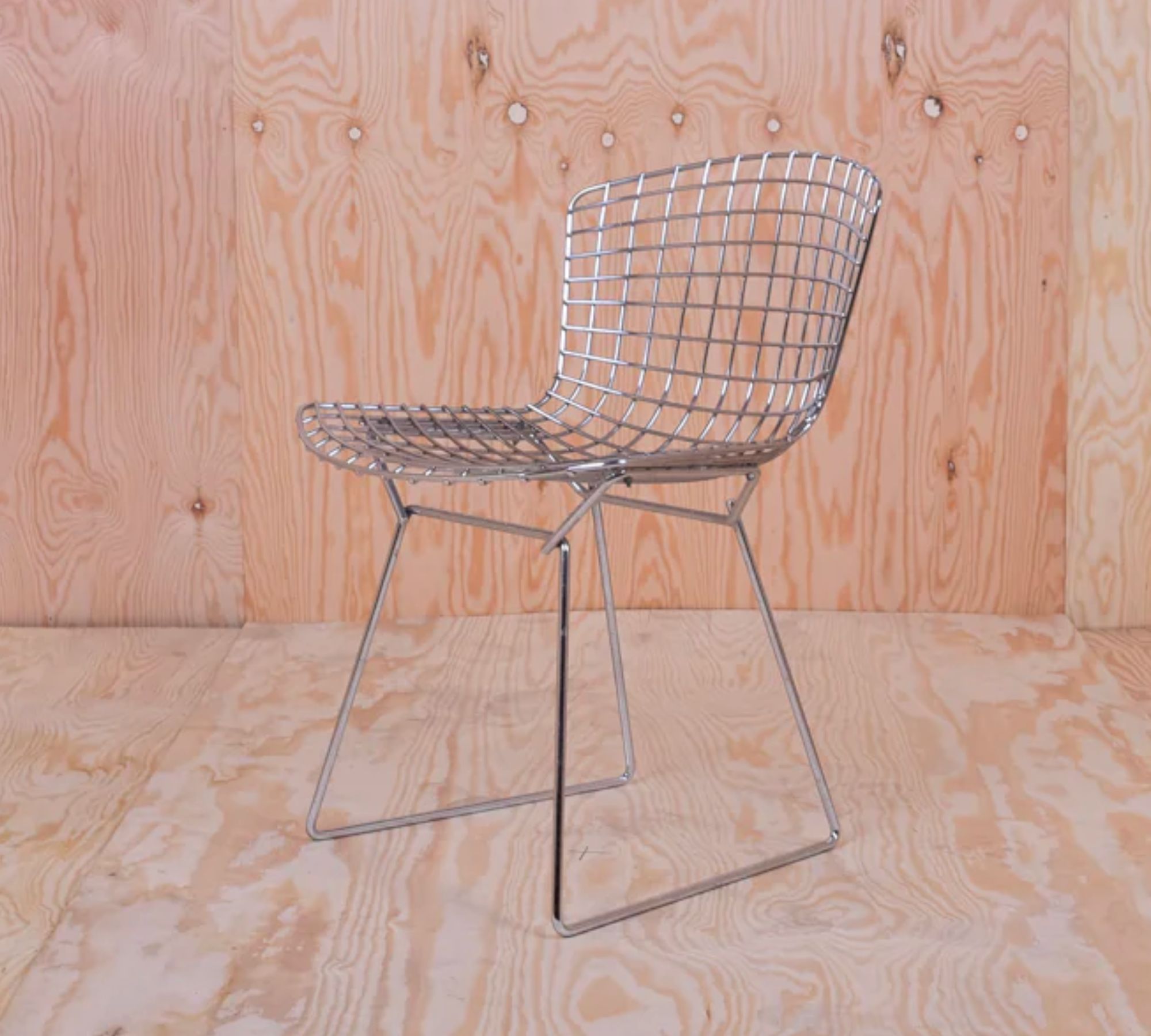 Bertoia Wire Stuhl Chron