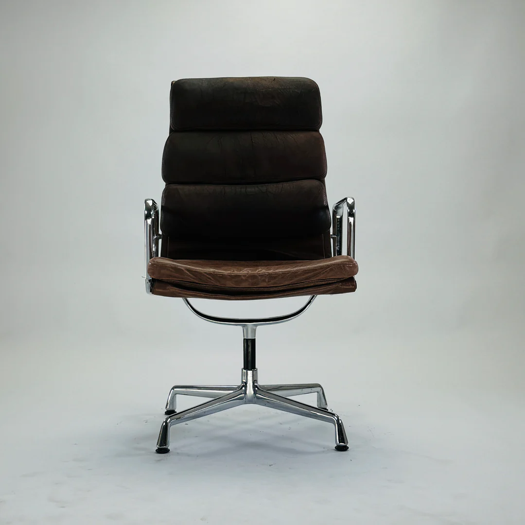 EA209 Softpad Chair Bürostuhl Leder Aluminium Braun
