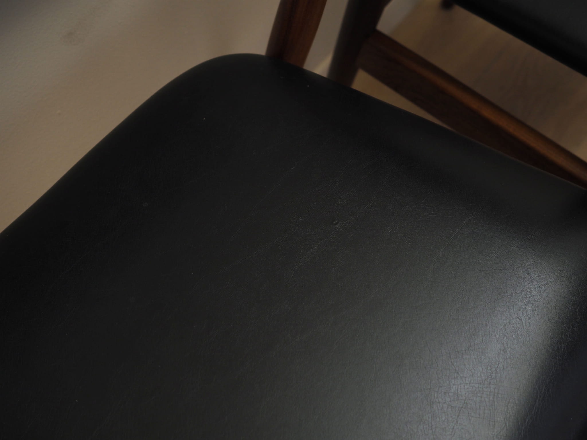 6x Chair Teak Wood Leather Black 1970s