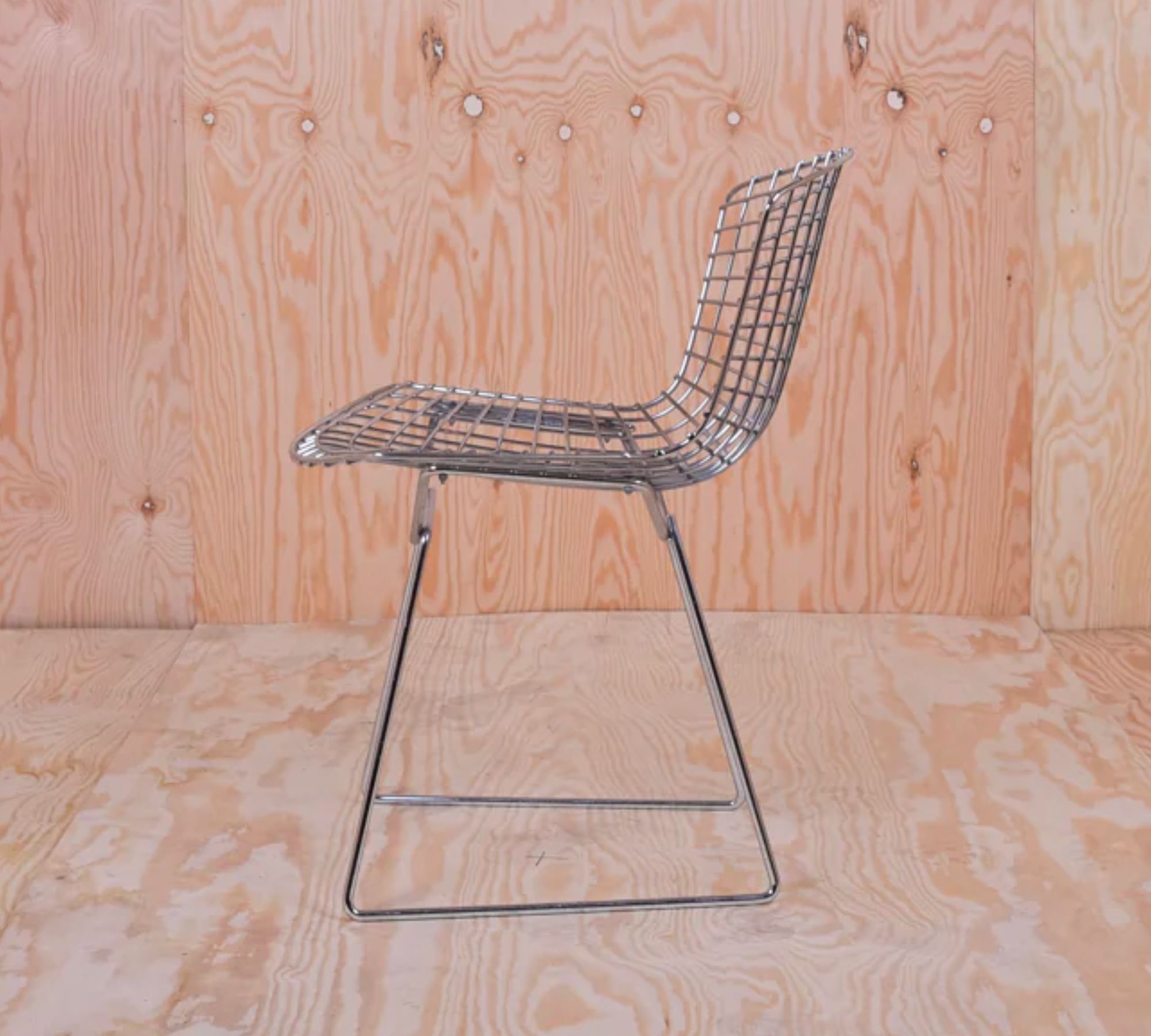 Bertoia Wire Stuhl Chron