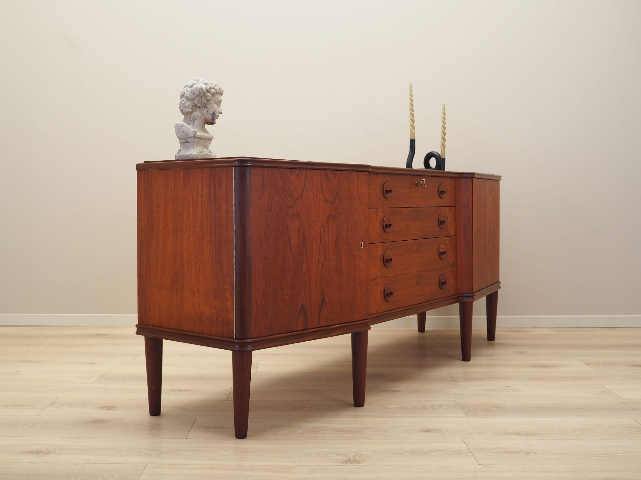 Credenza in legno di teak anni '60