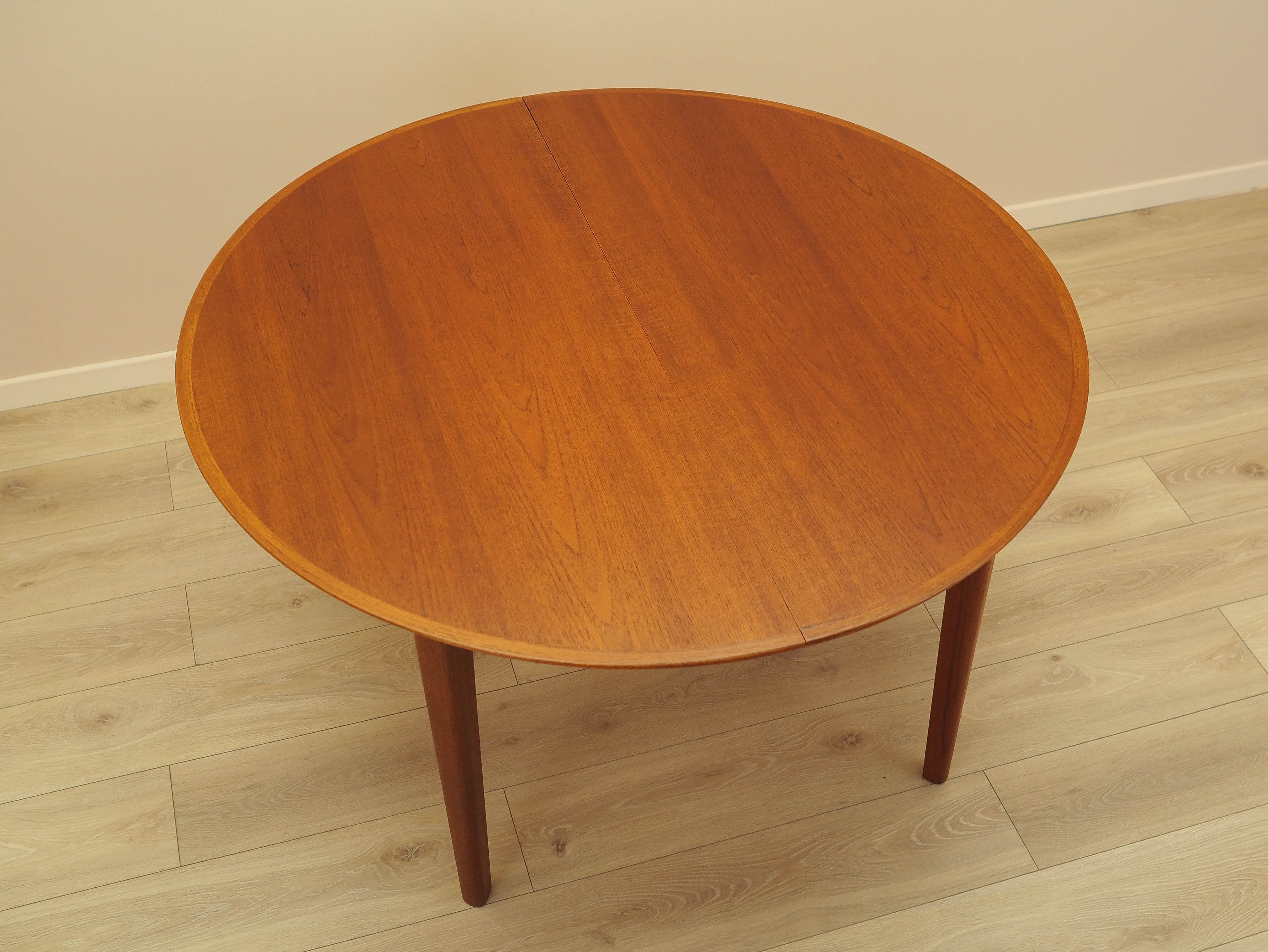 Round table Teak Brown