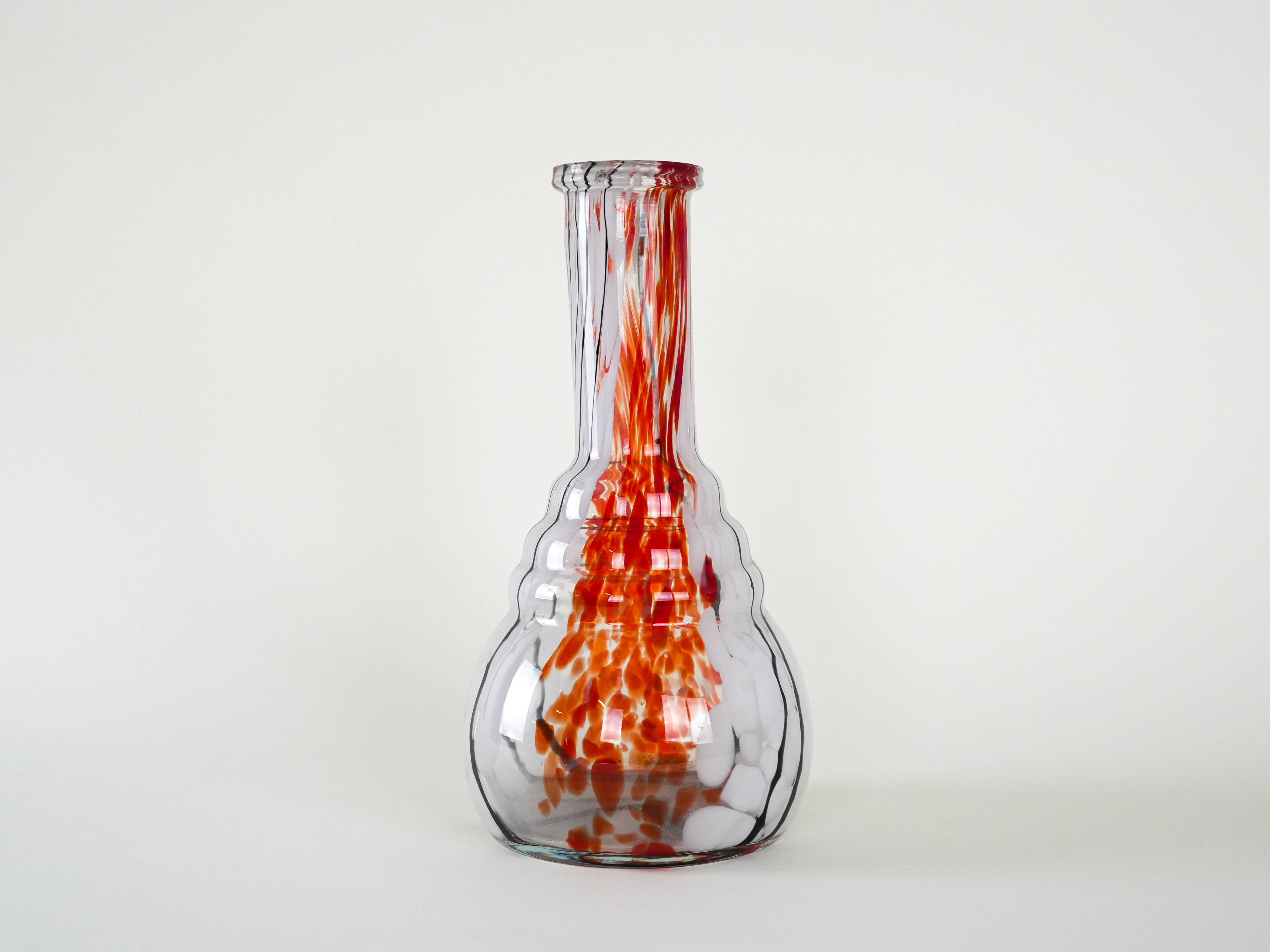 Vaso in vetro rosso 
