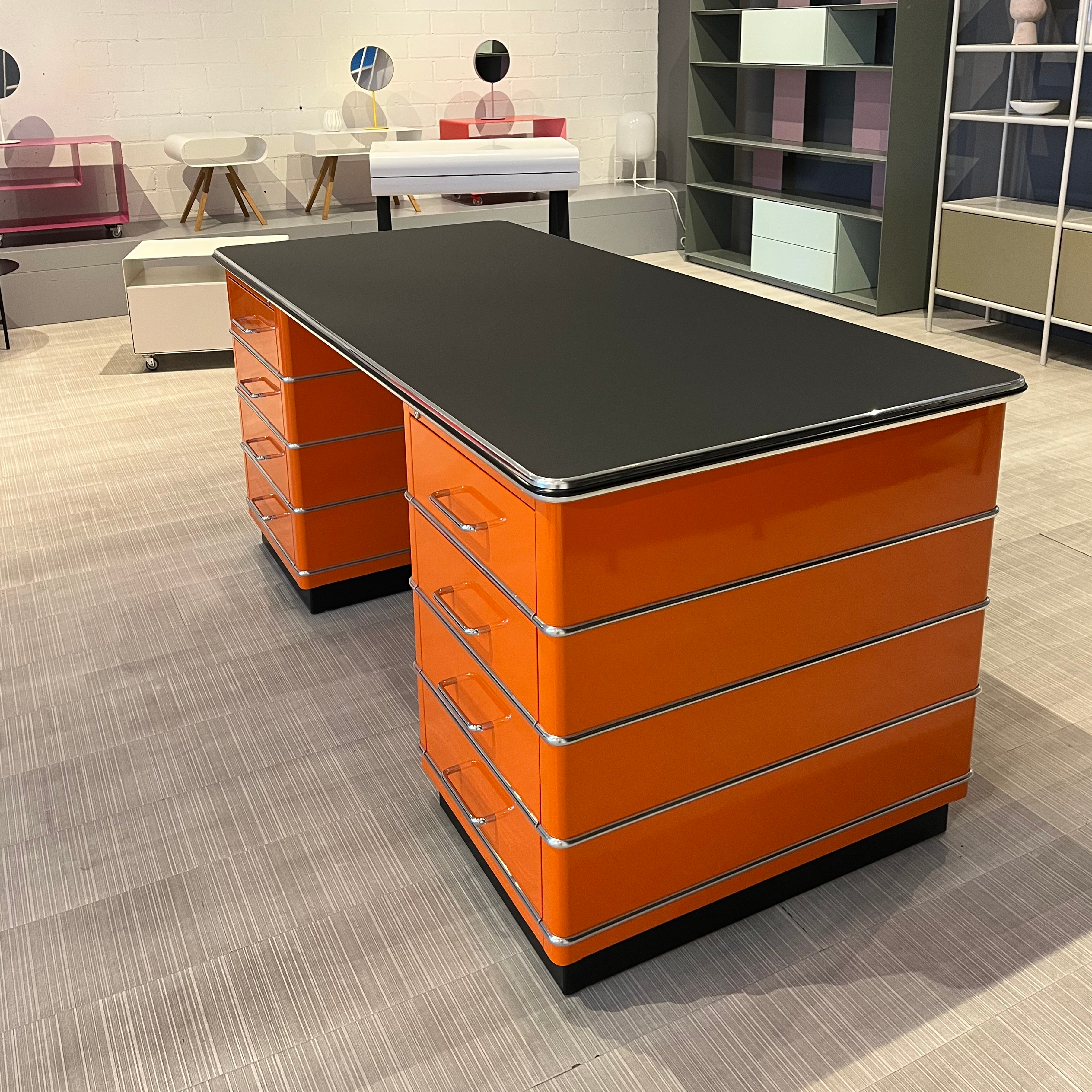 Classic Line Schreibtisch TB 229 Stahl Orange