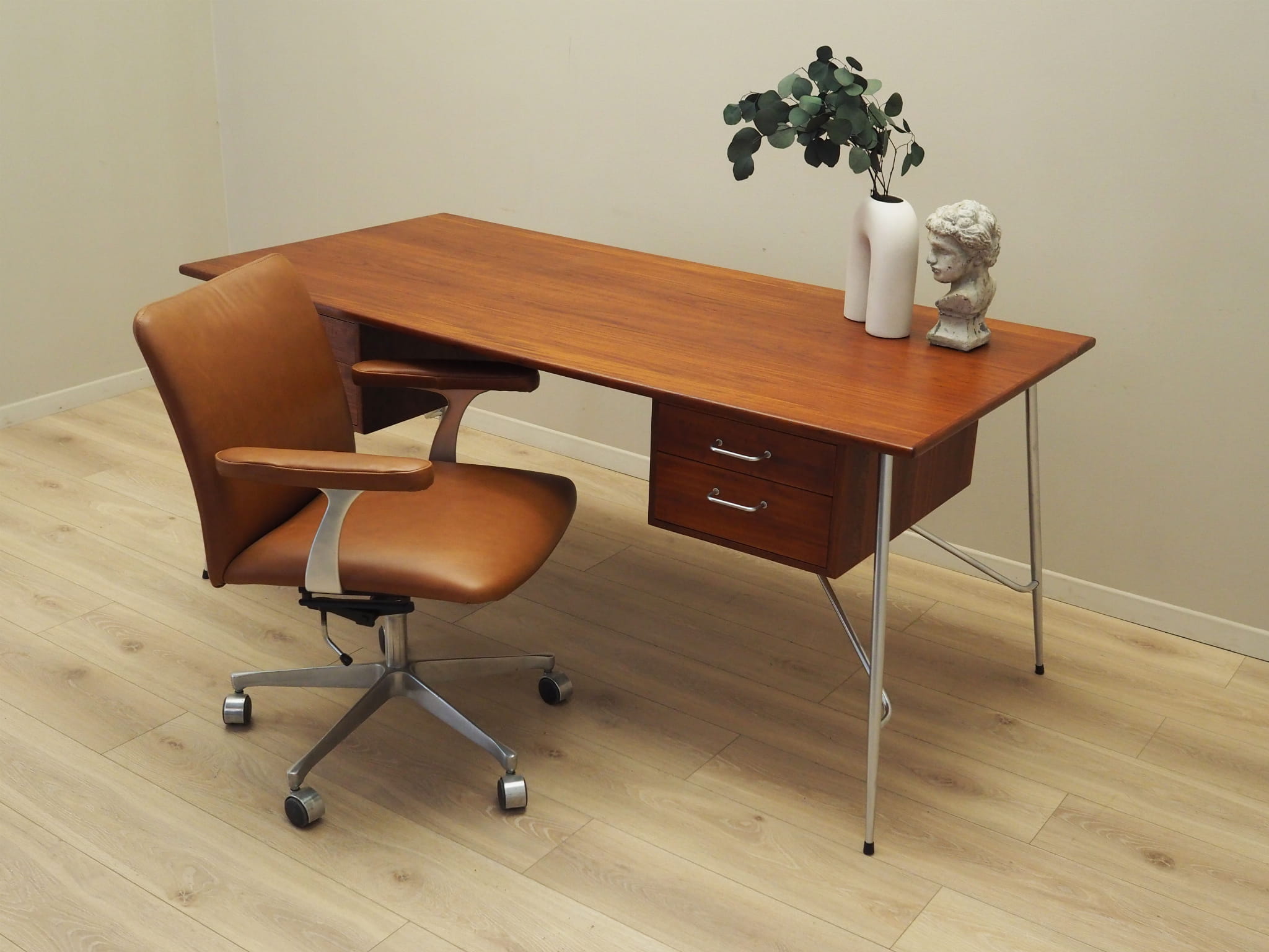 Model 202 Schreibtisch Teakholz 1960er Jahre