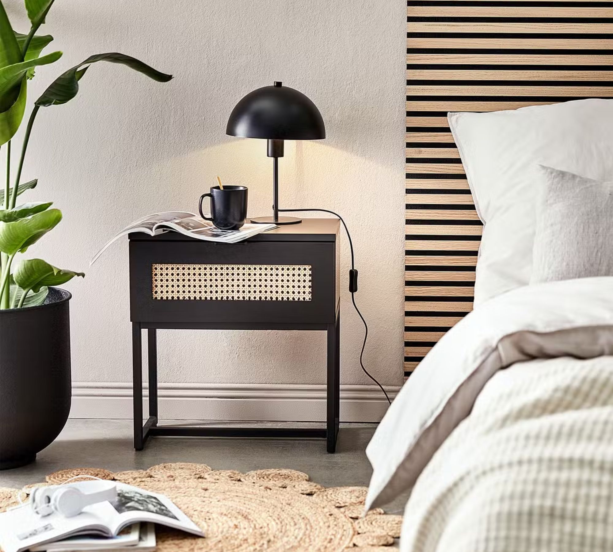 Little Vienna Nachttisch Rattan Eichenholzfurnier Schwarz