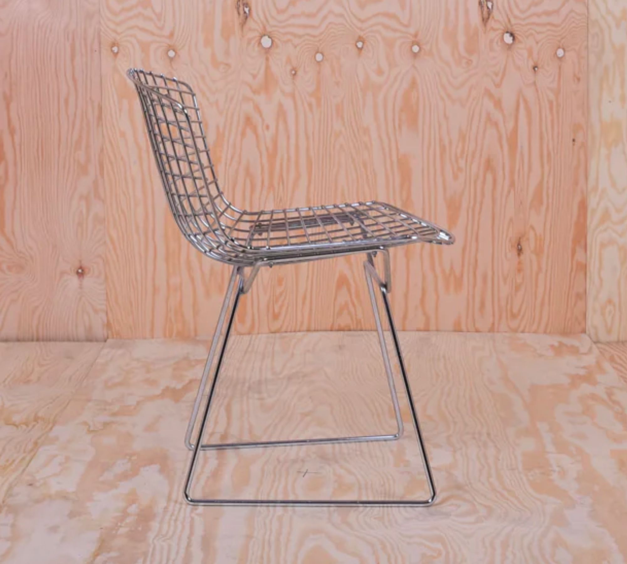 Bertoia Wire Stuhl Chron