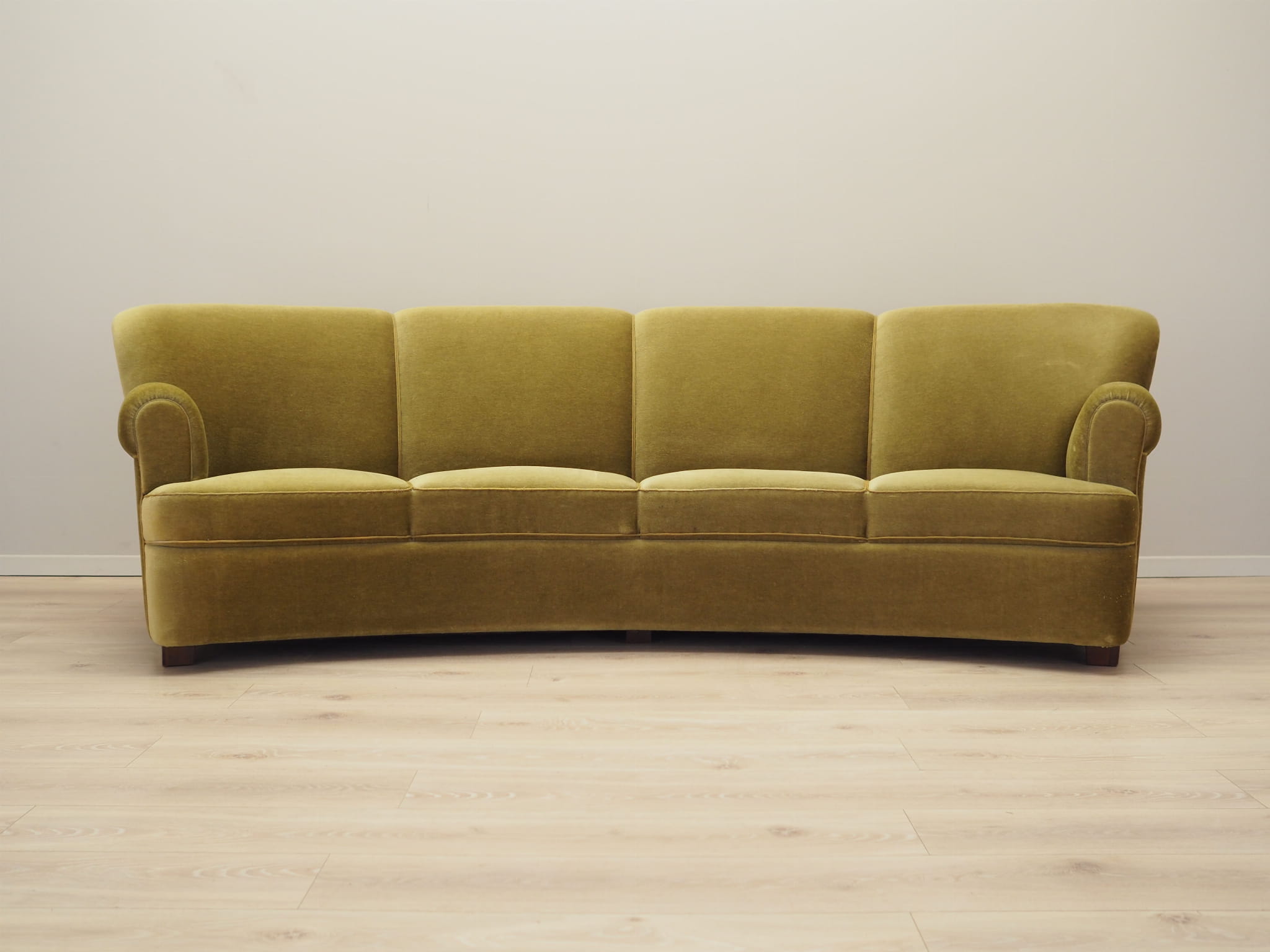 4-Sitzer Sofa Velours Grün 1960er Jahre