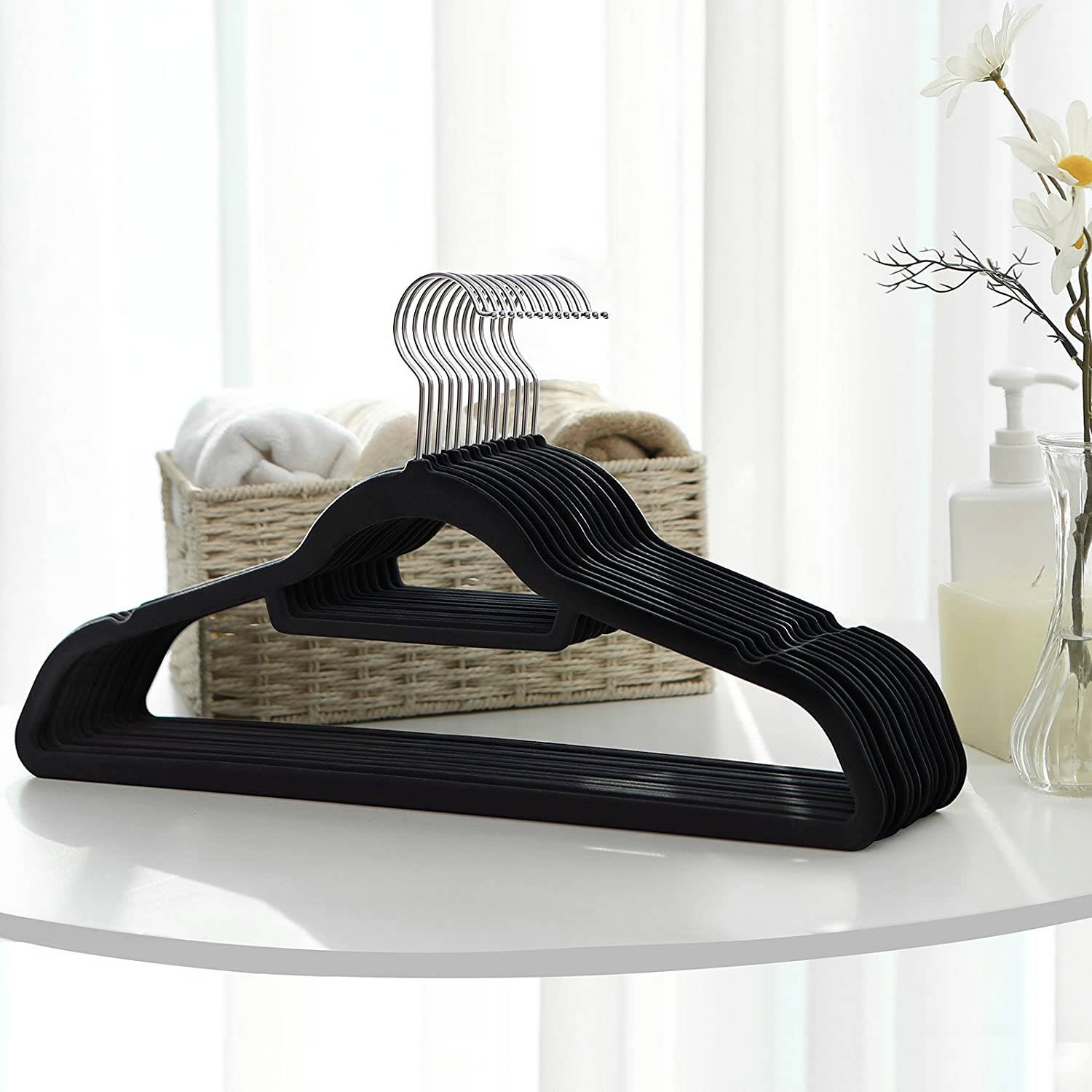Clothes hanger Bellepierre III set of 50 plastic black silver
