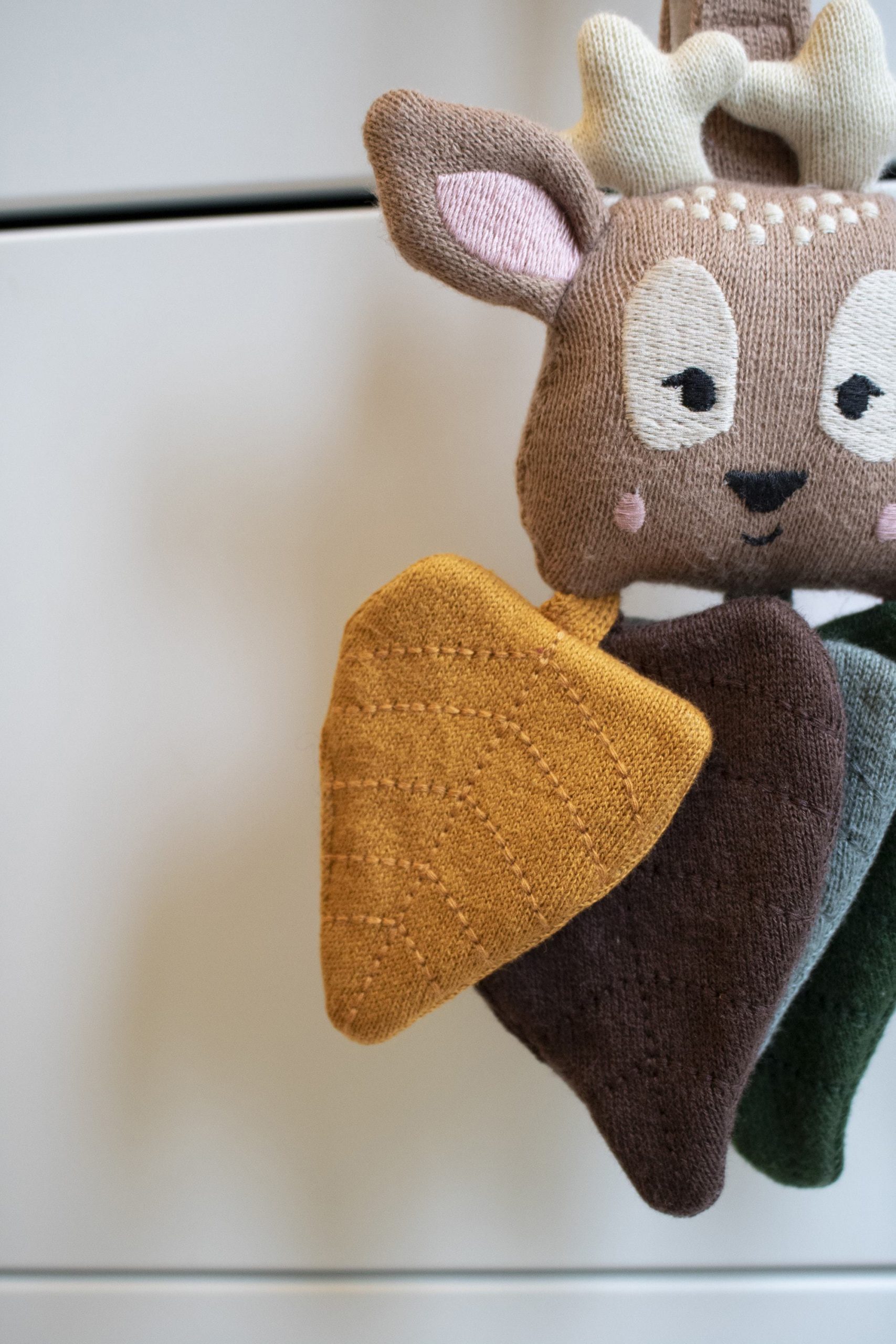 Bea das Bambi Touch & Play Aktivitätsspielzeug Brownie