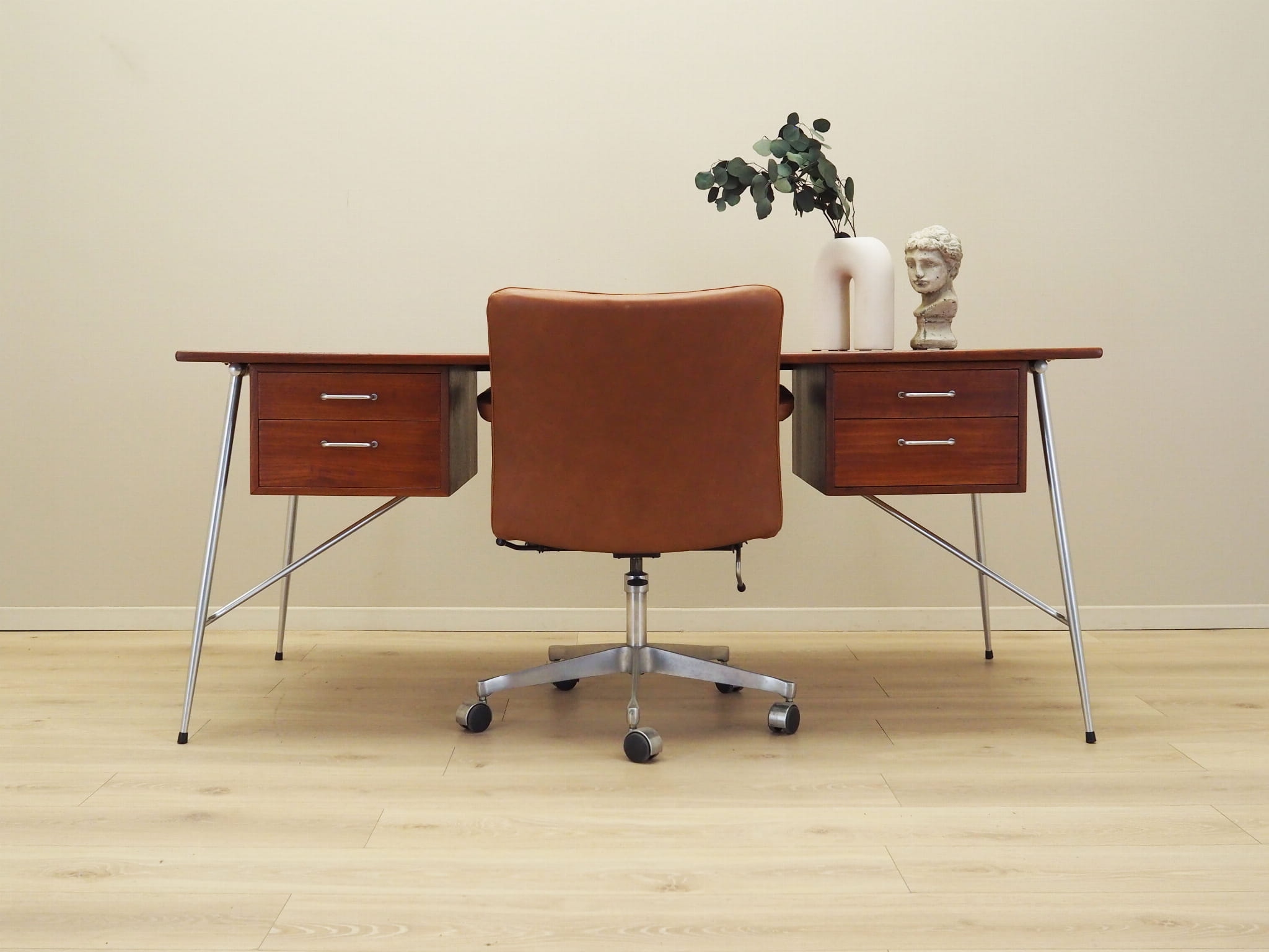 Model 202 Schreibtisch Teakholz 1960er Jahre