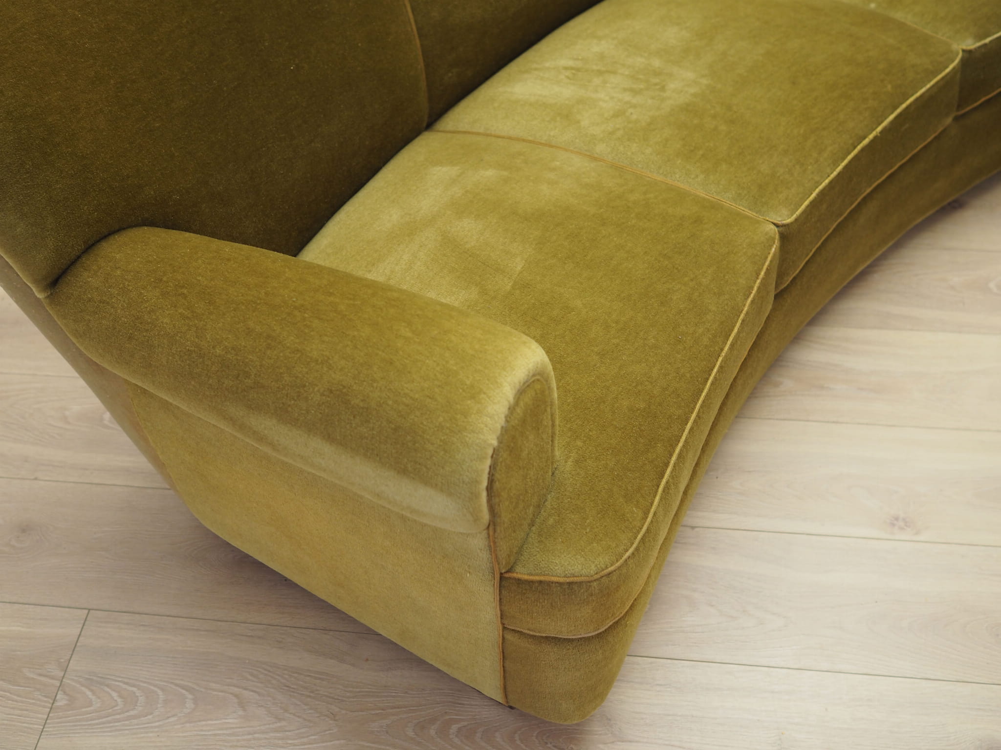 4-Sitzer Sofa Velours Grün 1960er Jahre