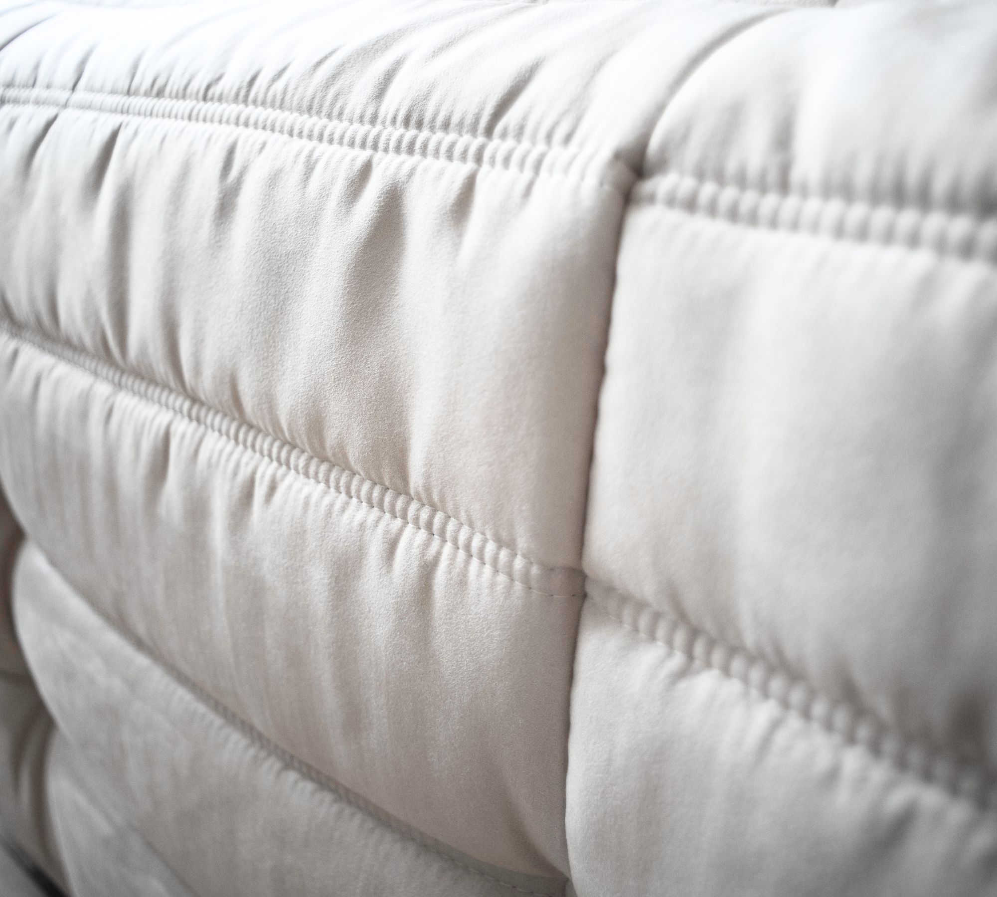 Togo Sofa 3-Sitzer Samt Hellbeige