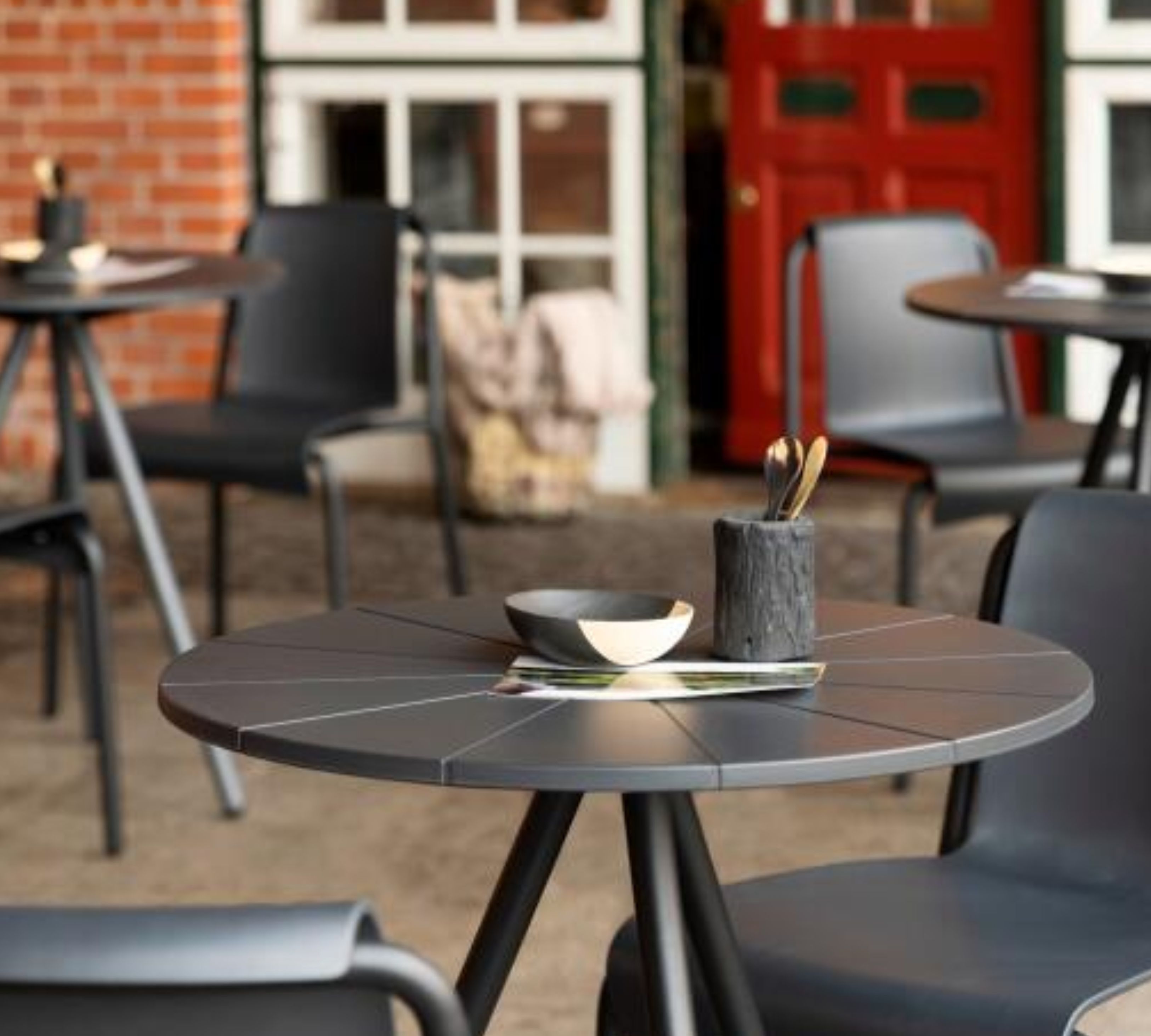 NAMI Bistrotisch Schwarz 64 x 73 cm