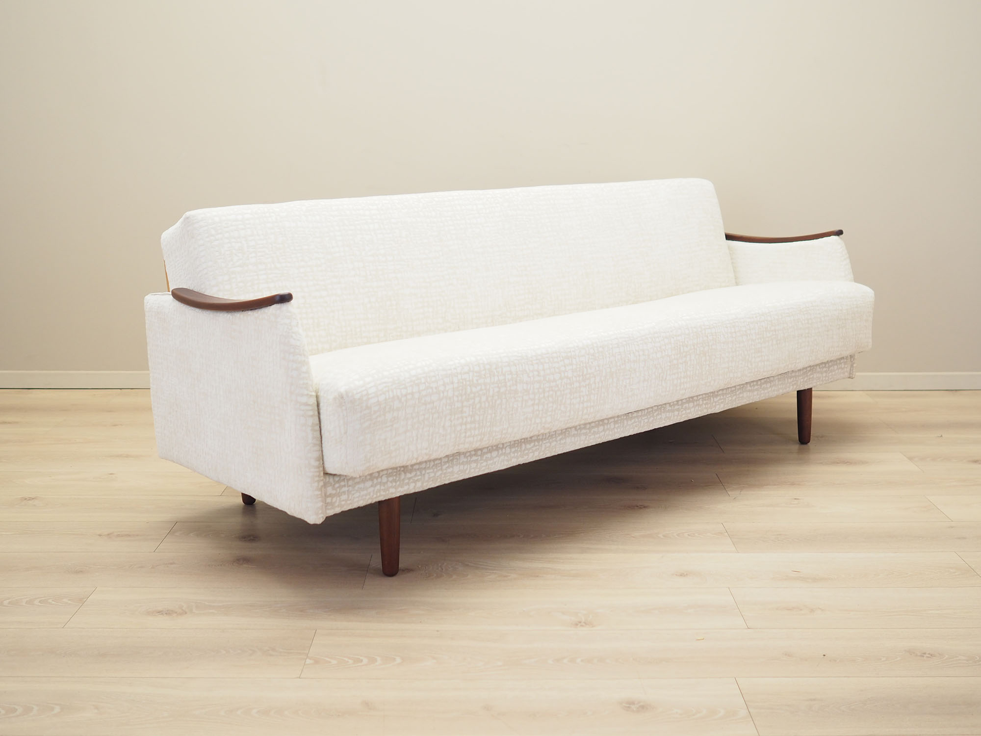 Sleeper sofa White 1970s