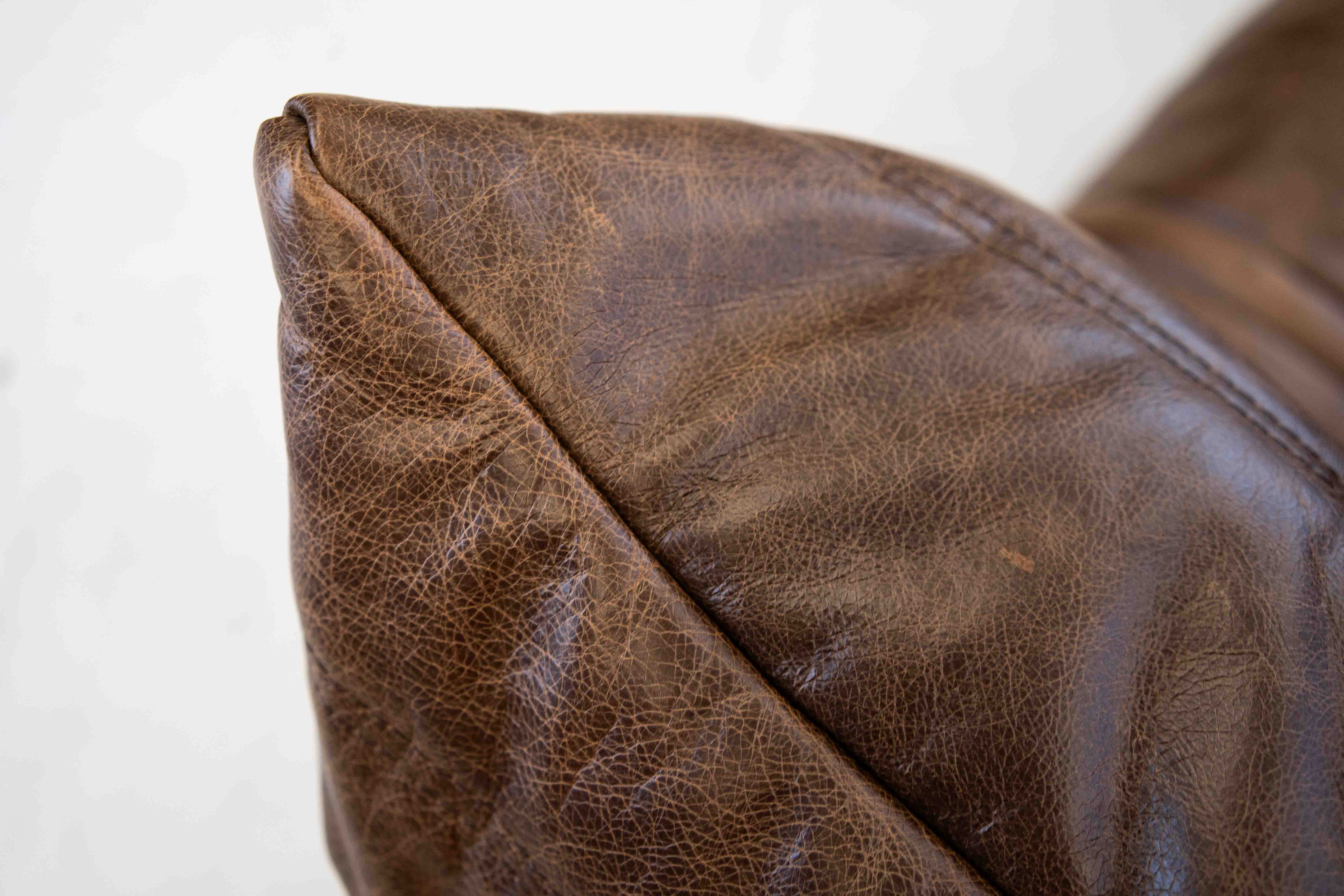 Togo Sofa 2-seater with armrest Pull-Up leather walnut brown