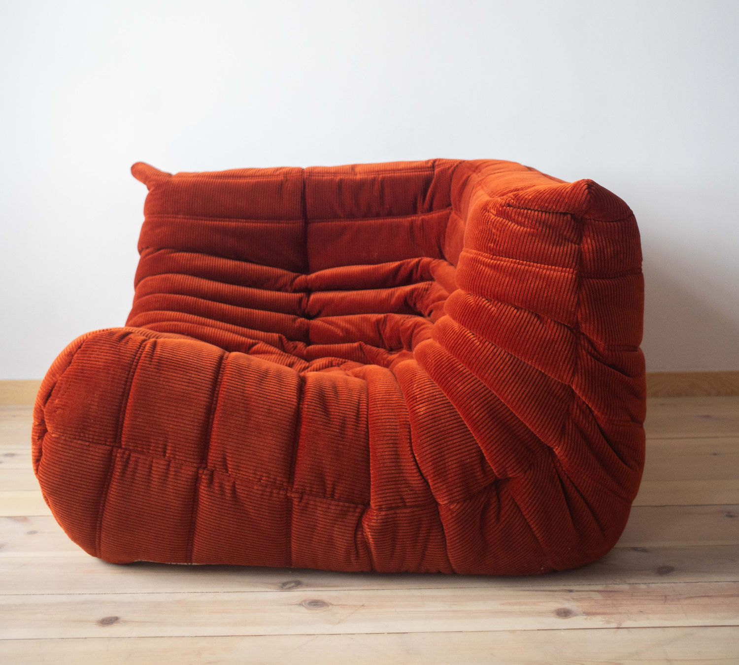 Togo Ecksofa Cord Bernsteinorange