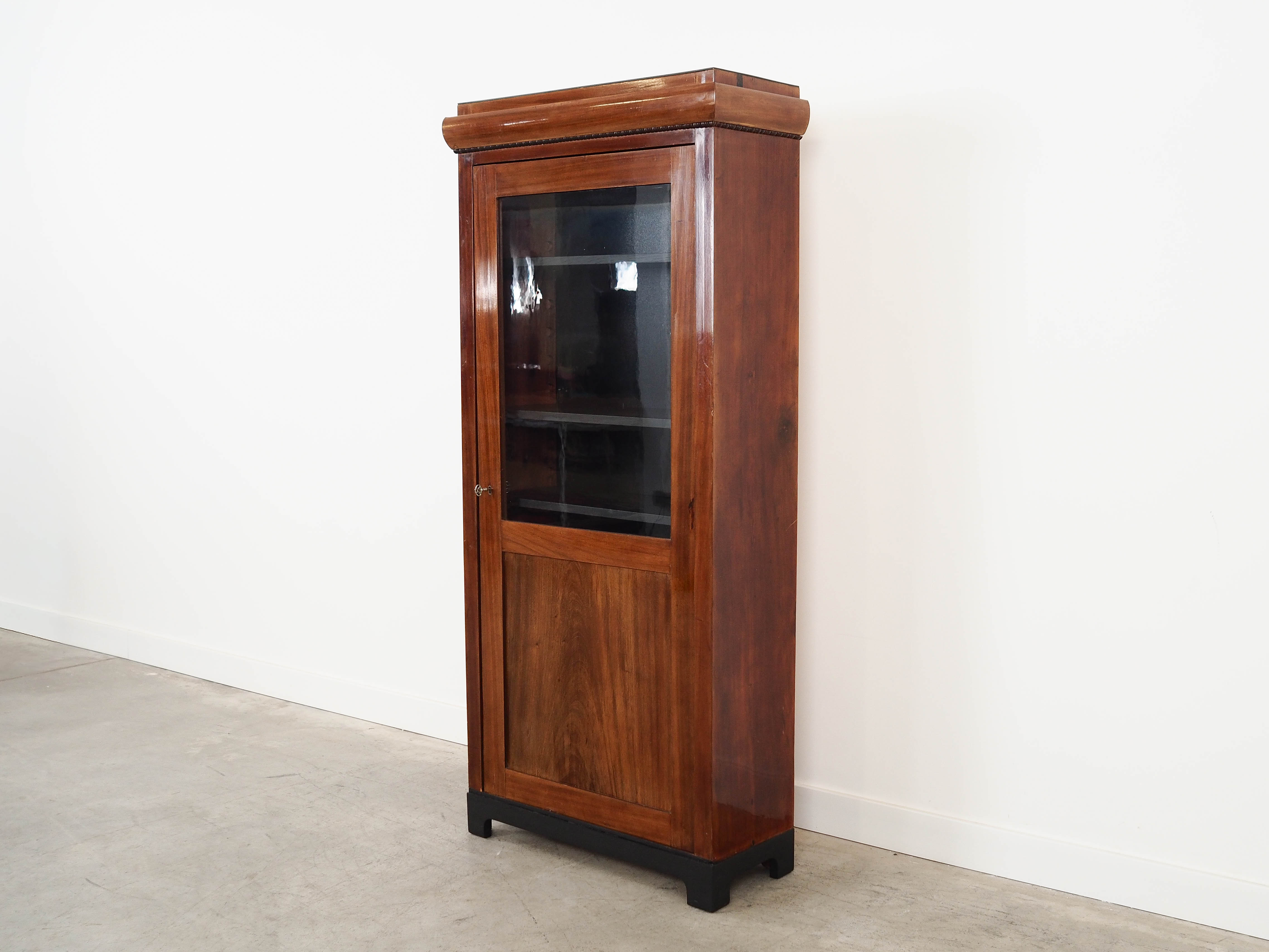 Vitrine Walnussholz 1960er Jahre