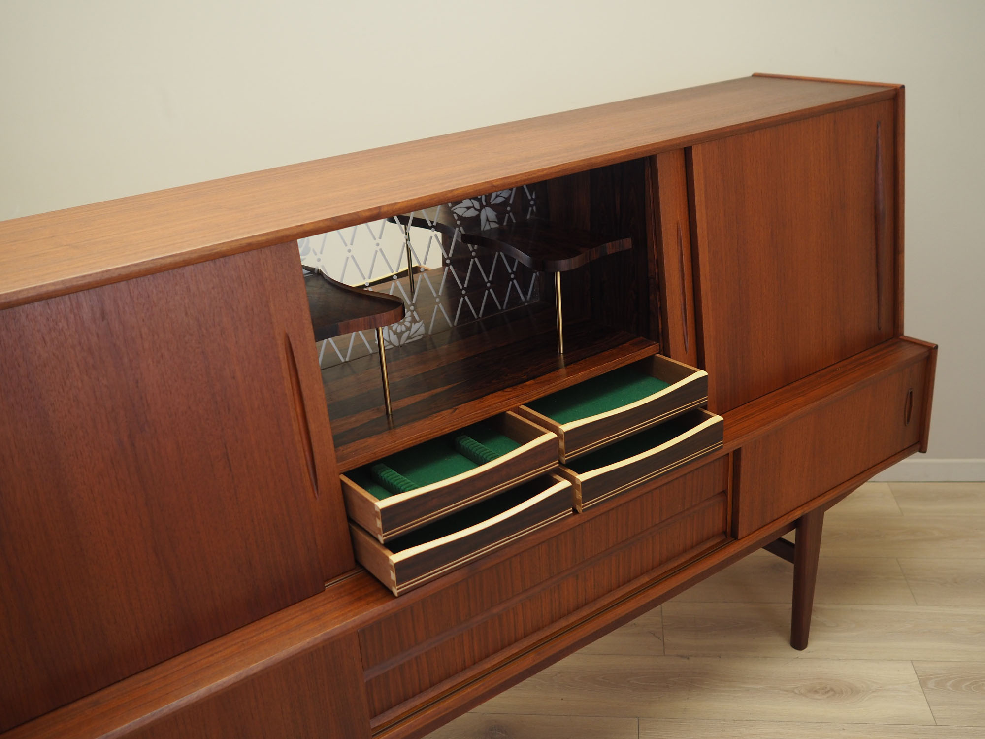 Highboard Teakholz 1970er Jahre