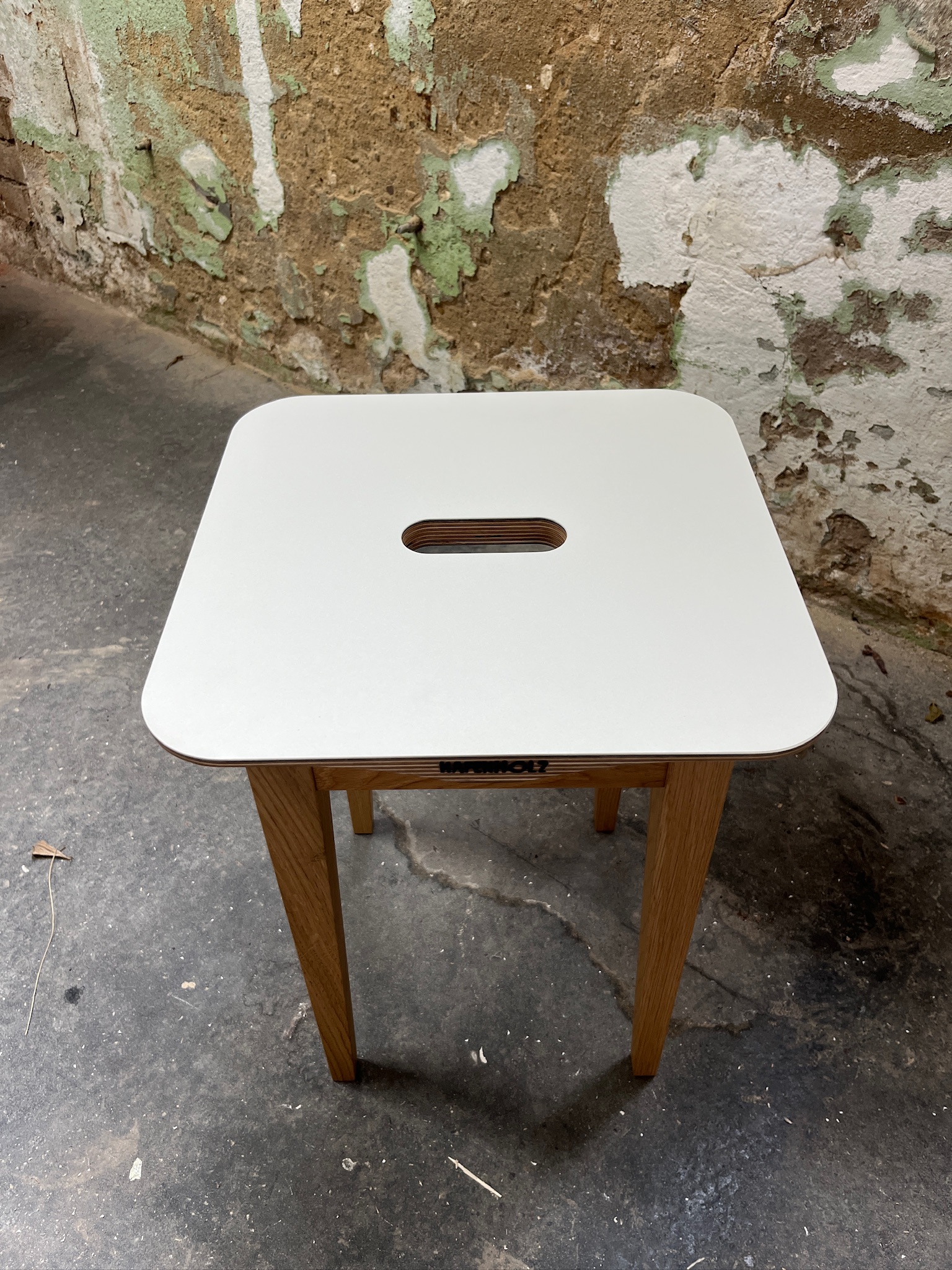Beluga Hocker Holz Mushroom