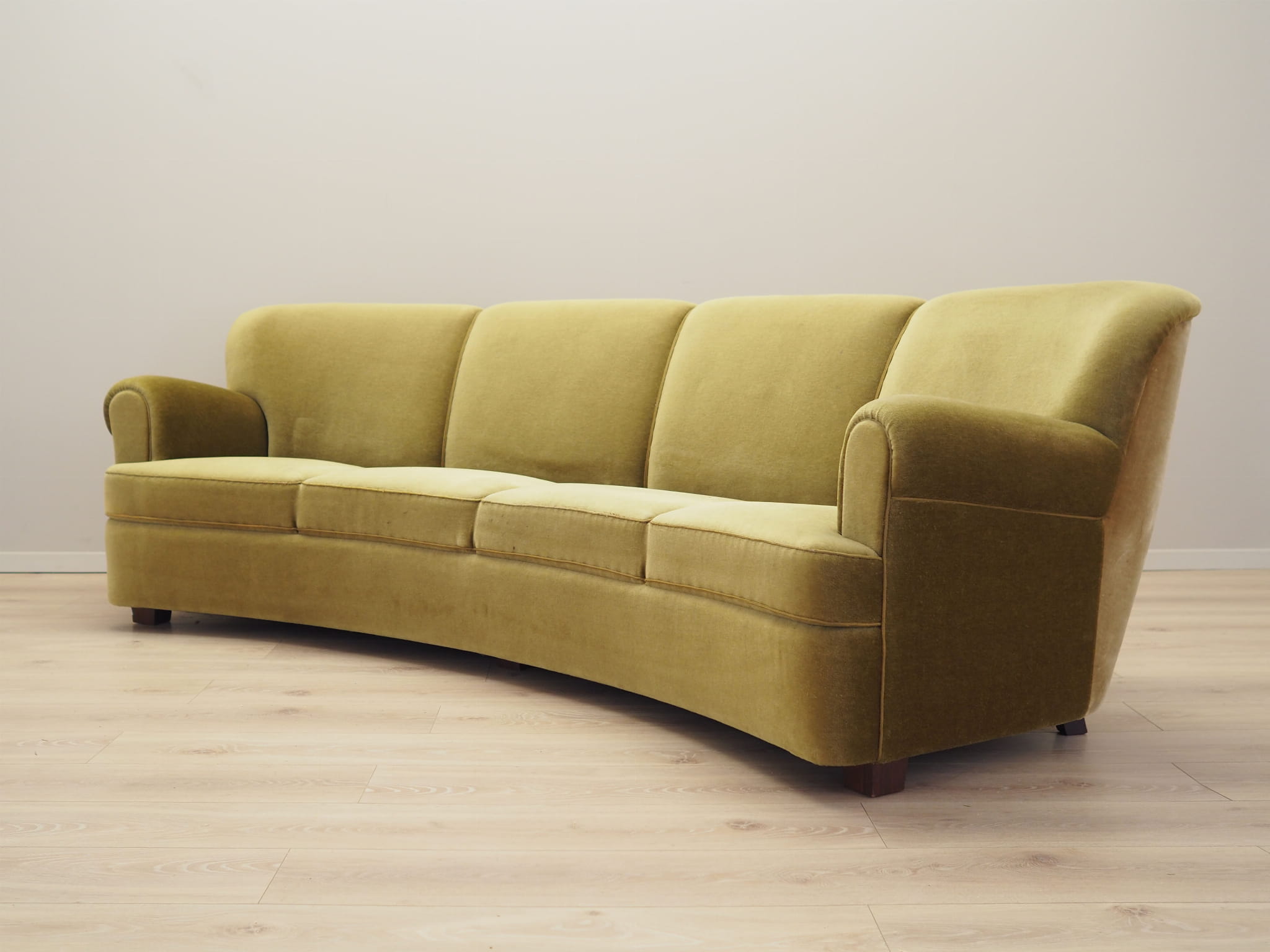 4-Sitzer Sofa Velours Grün 1960er Jahre