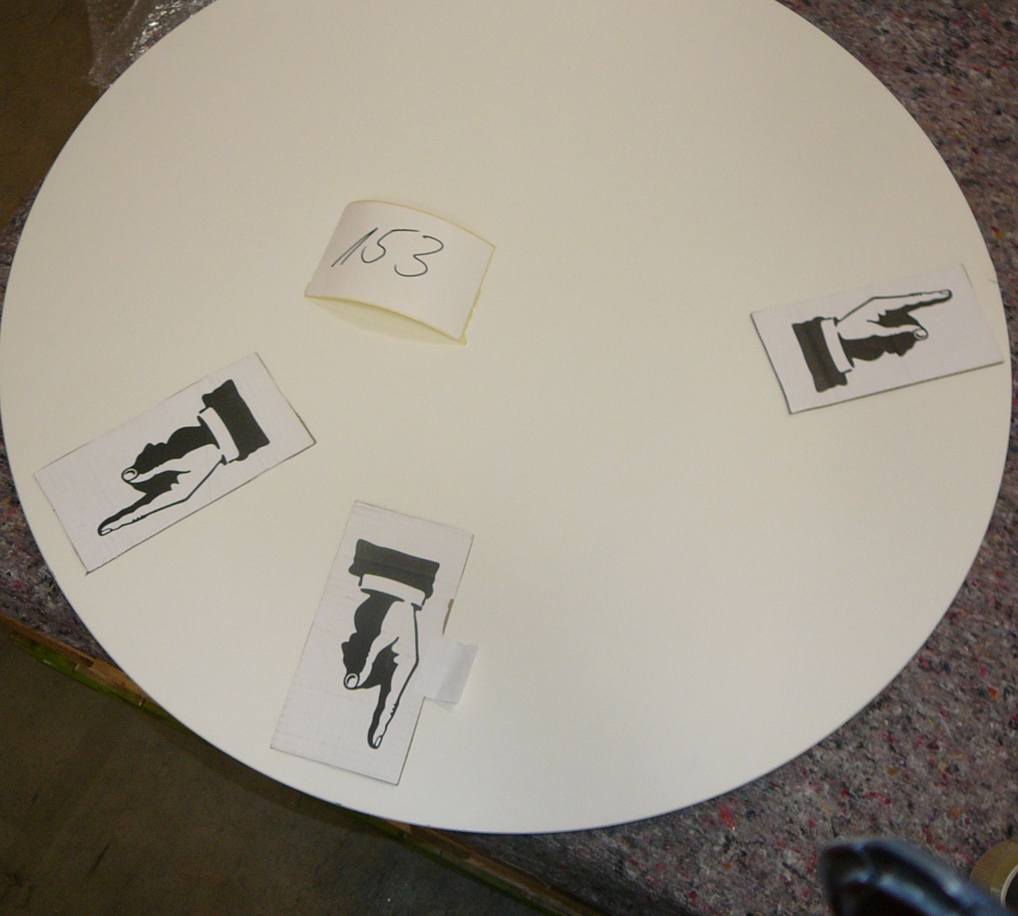 Großer runder Couchtisch Hubert Weiß / Oak