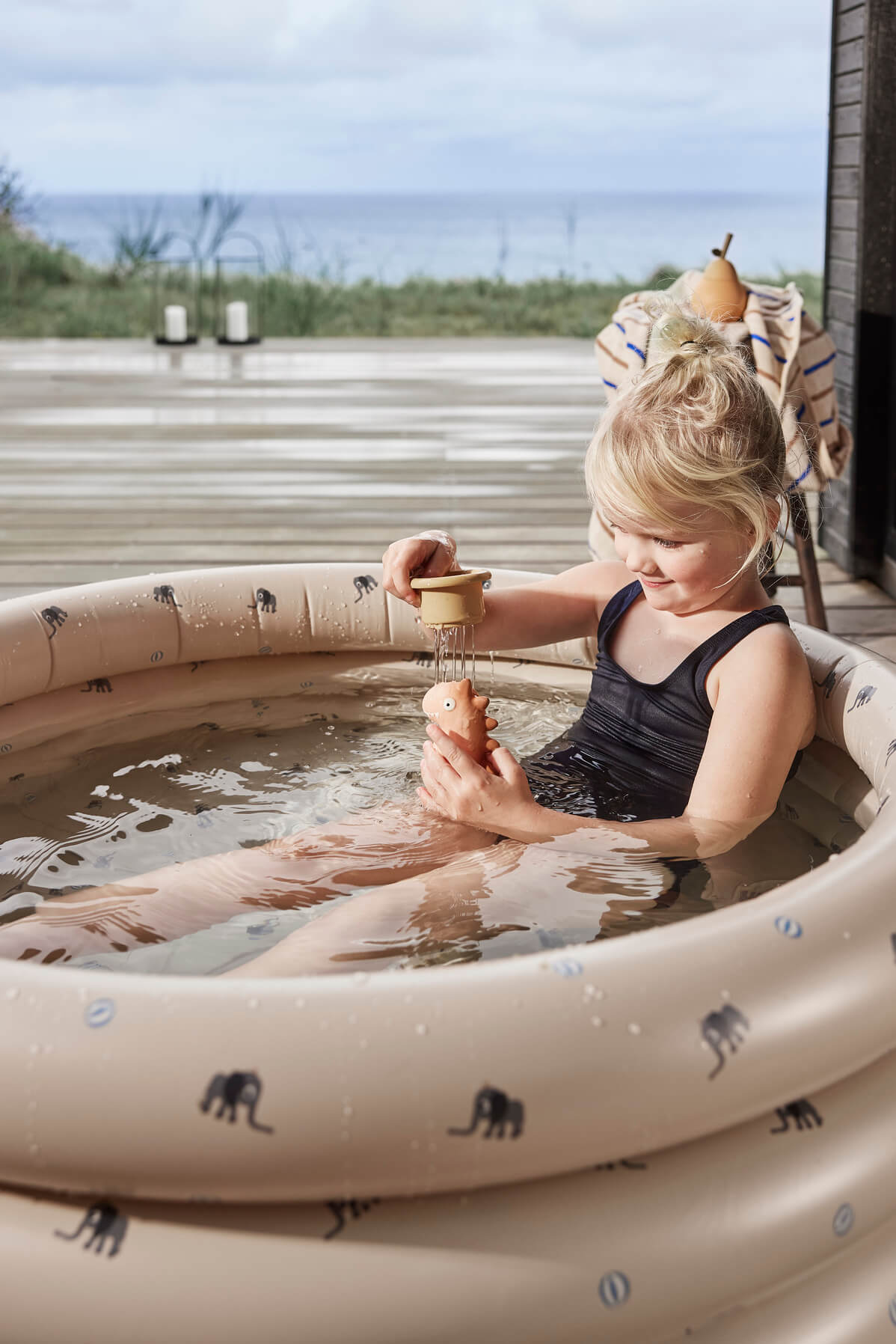 Elefant Schwimmbad Klein & Strandball