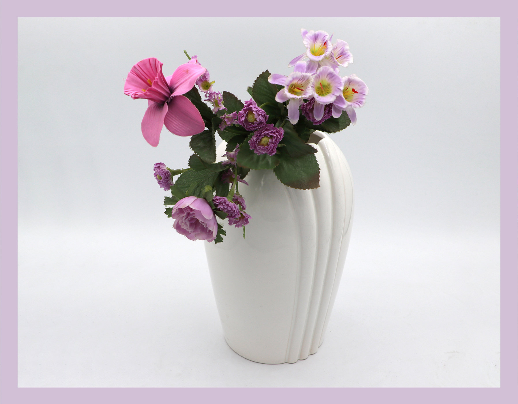 Vintage Shell Flower Vase Ceramic White 1980s