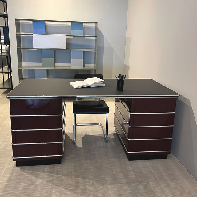 Classic Line Schreibtisch TB229 Stahl Dunkelrot