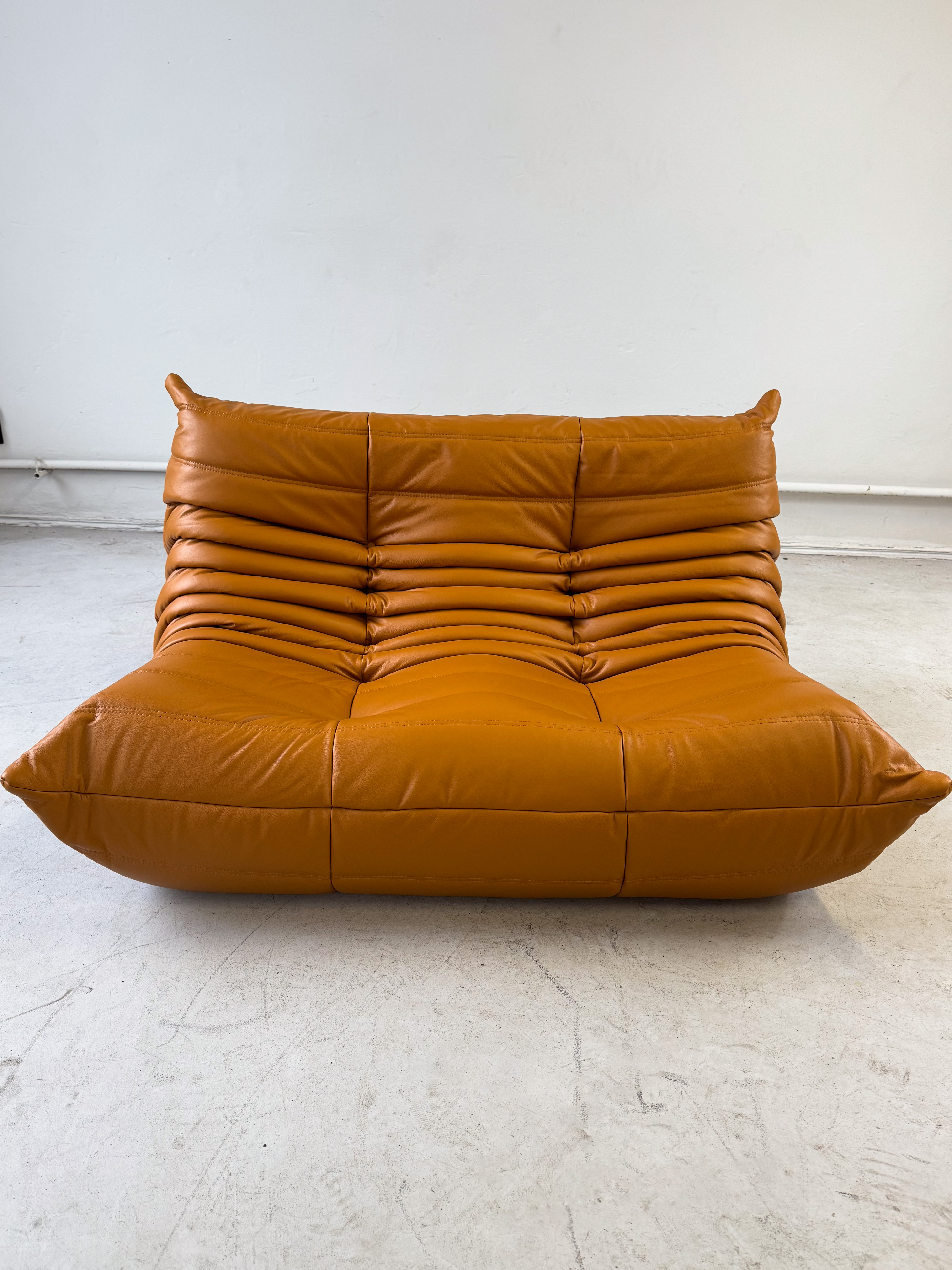 Togo Sofa 2-Sitzer Hochglanzleder Cognac Hell