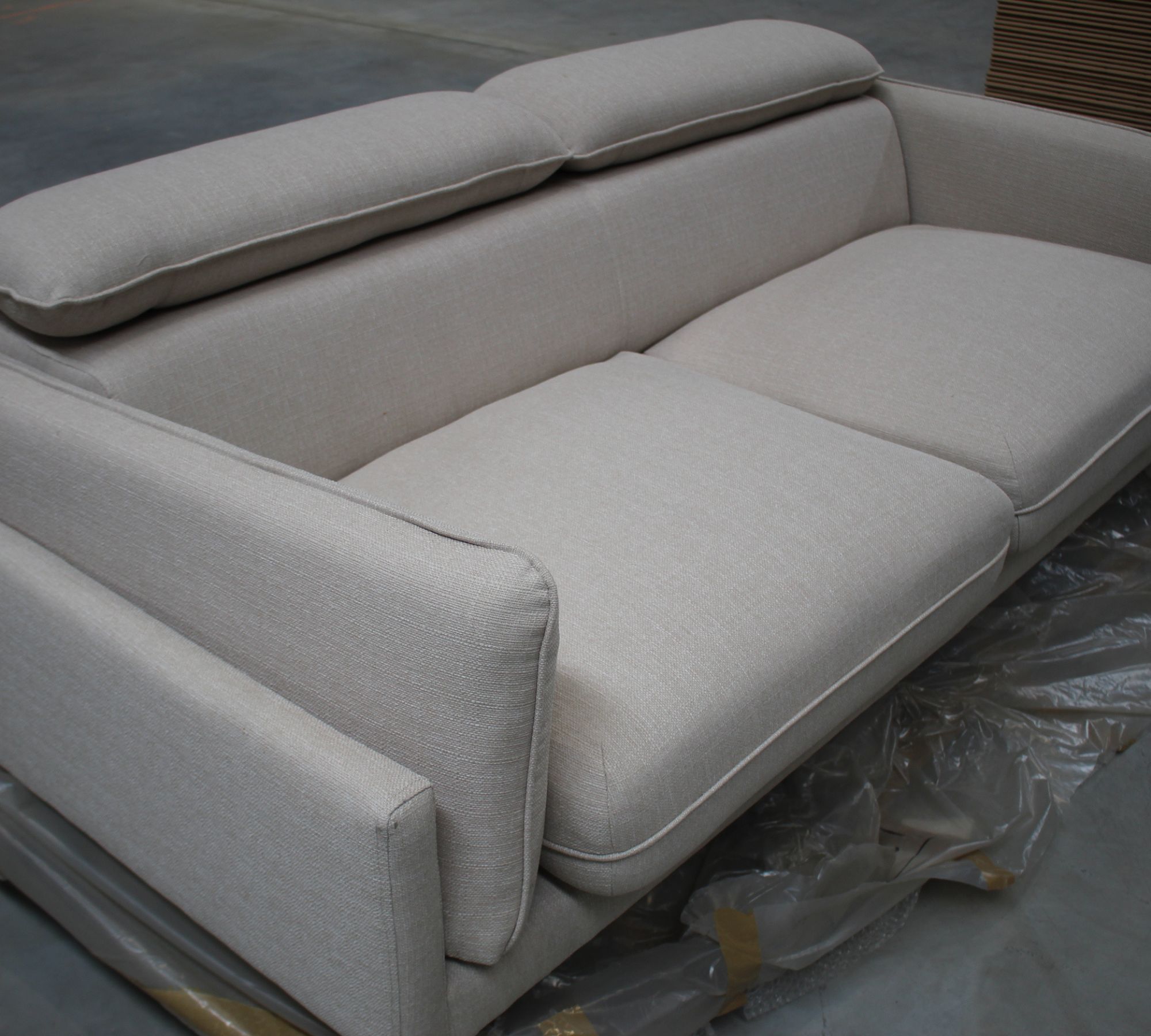 Gigi Sofa 2-Sitzer Creme