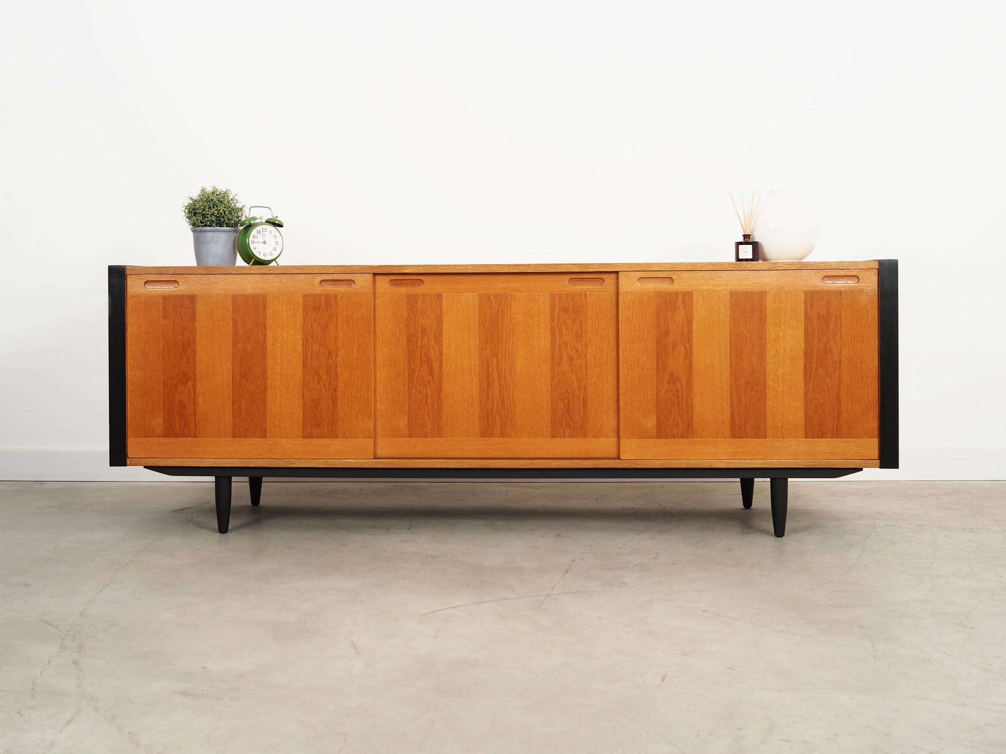 Vintage Sideboard Eschenholz Braun 1970er Jahre