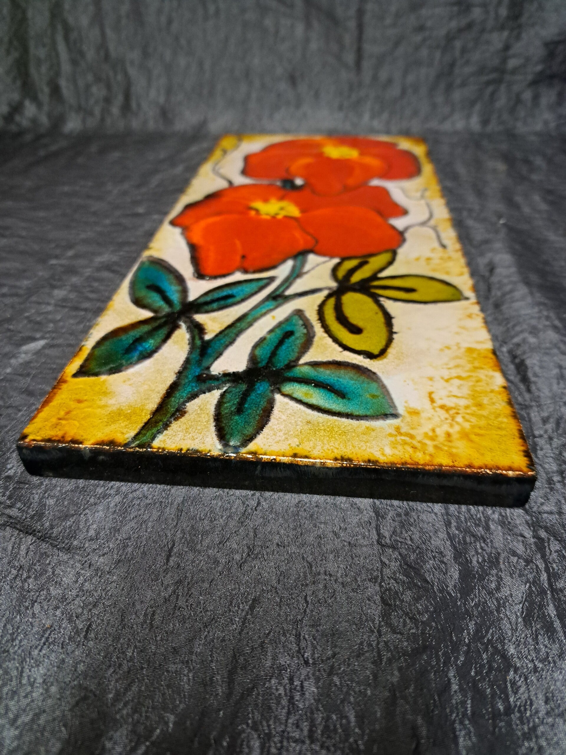 Vintage Wandfliese Keramik Blume Rot