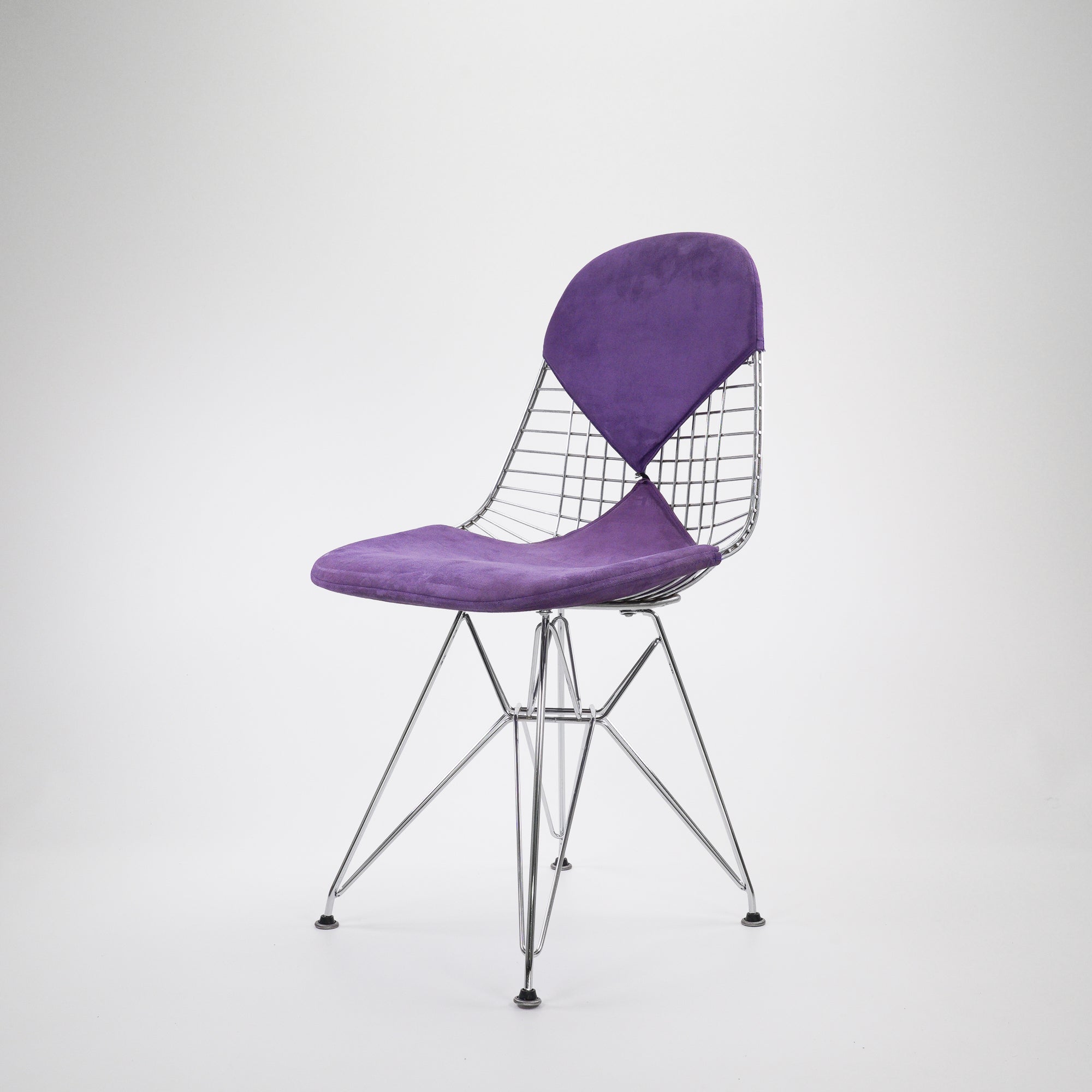 Vitra Wire Chair mit Polster Wildleder Lila