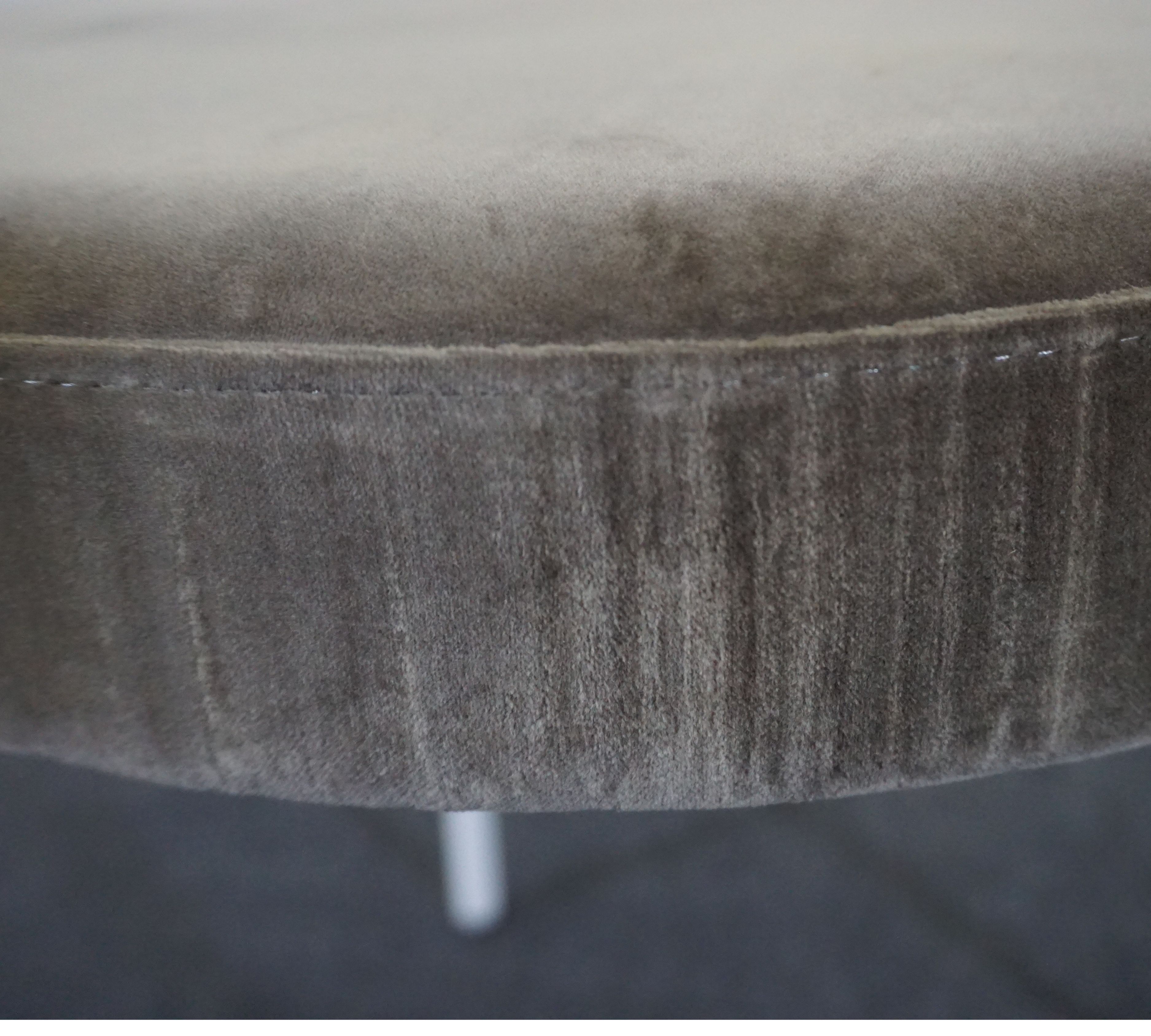 Series 430 Hocker Samt Taupe